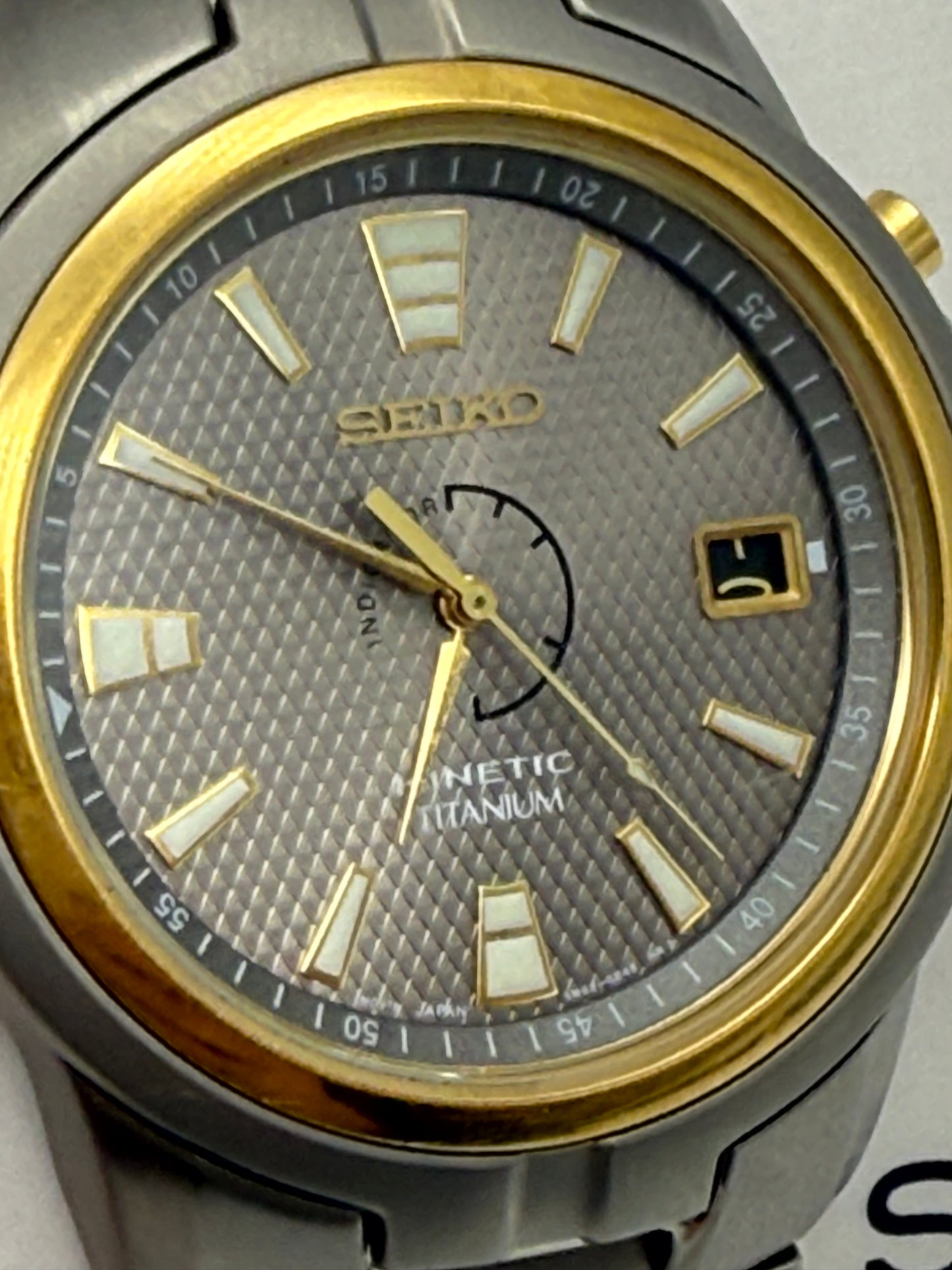 Vintage Seiko Kinetic Titanium, 40mm size case, 7.5in size wrist bracelet