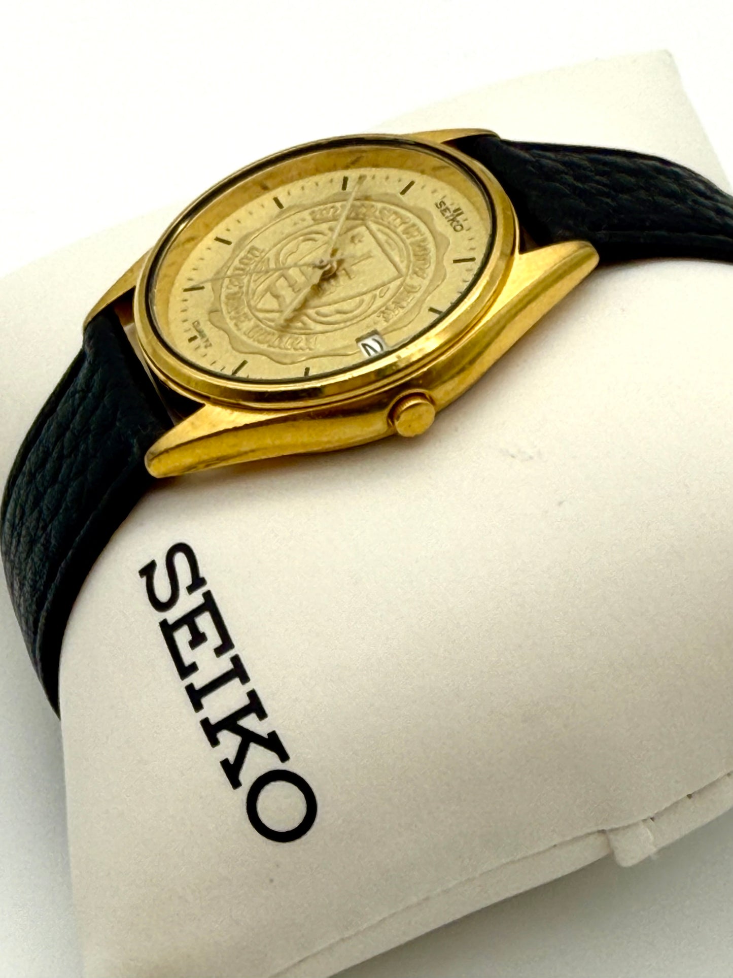 Vintage 1994 Seiko watch, 34mm size case, 8in size leather band