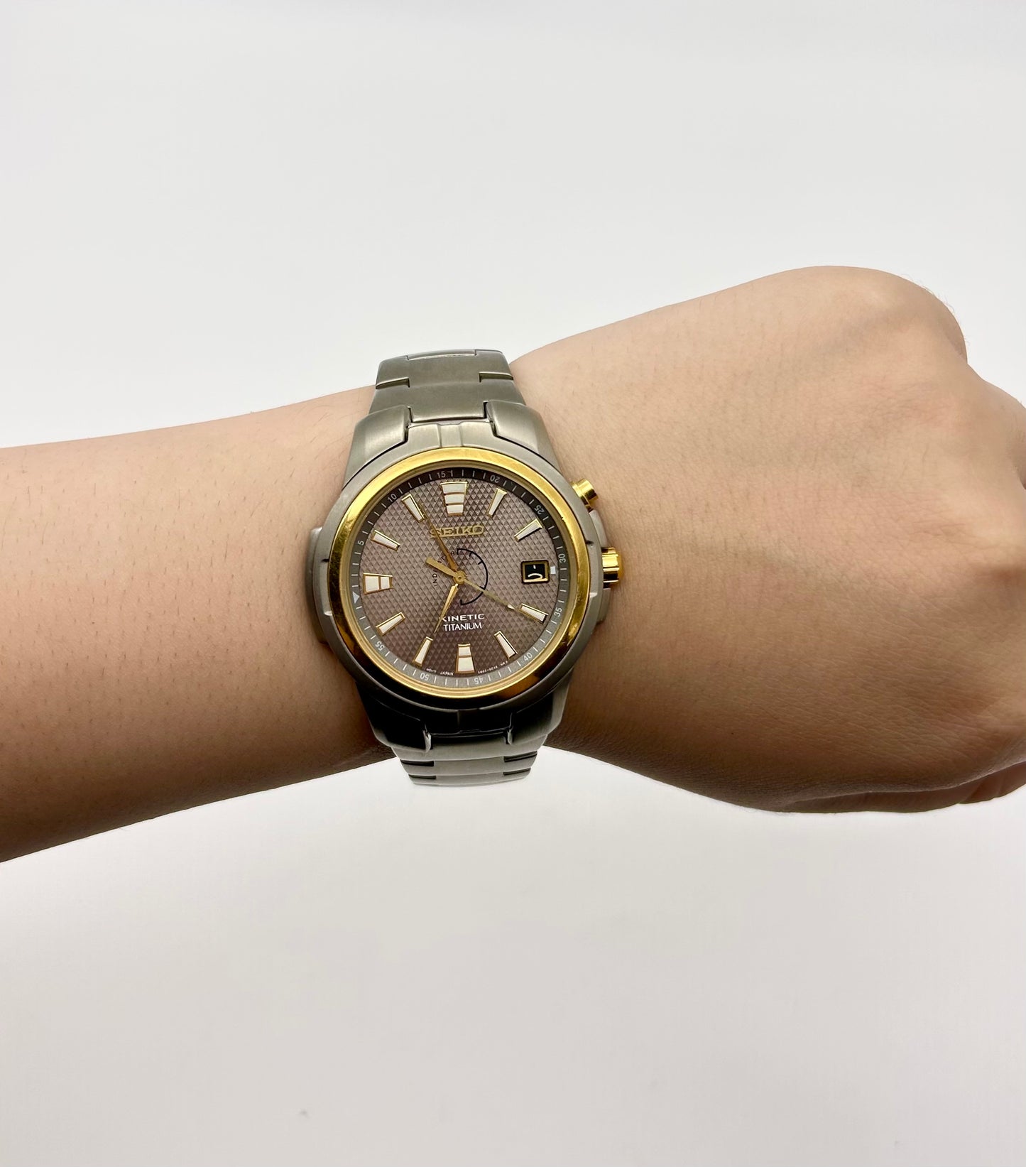 Vintage Seiko Kinetic Titanium, 40mm size case, 7.5in size wrist bracelet