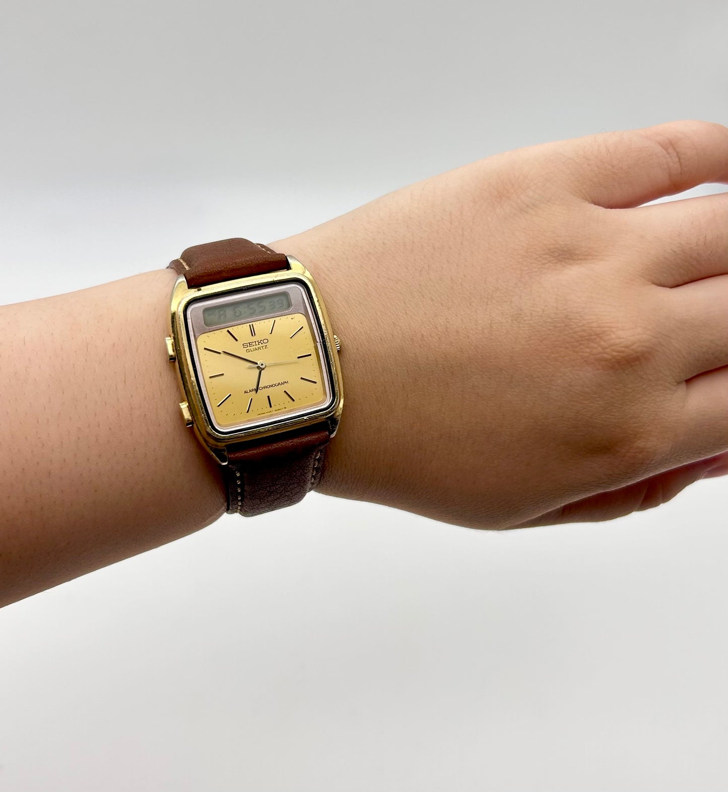 Vintage 1981 Seiko analog and digital tank watch, 31mm size case, 8in size leather band