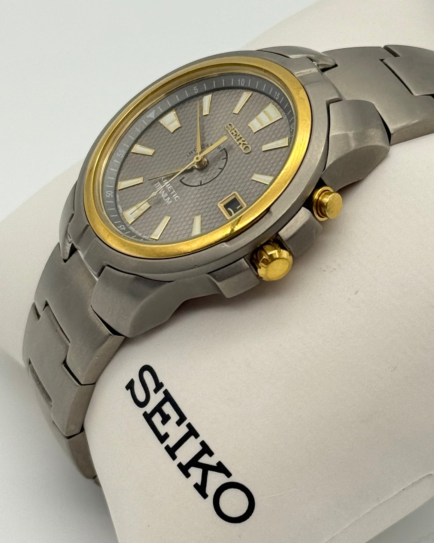 Vintage Seiko Kinetic Titanium, 40mm size case, 7.5in size wrist bracelet