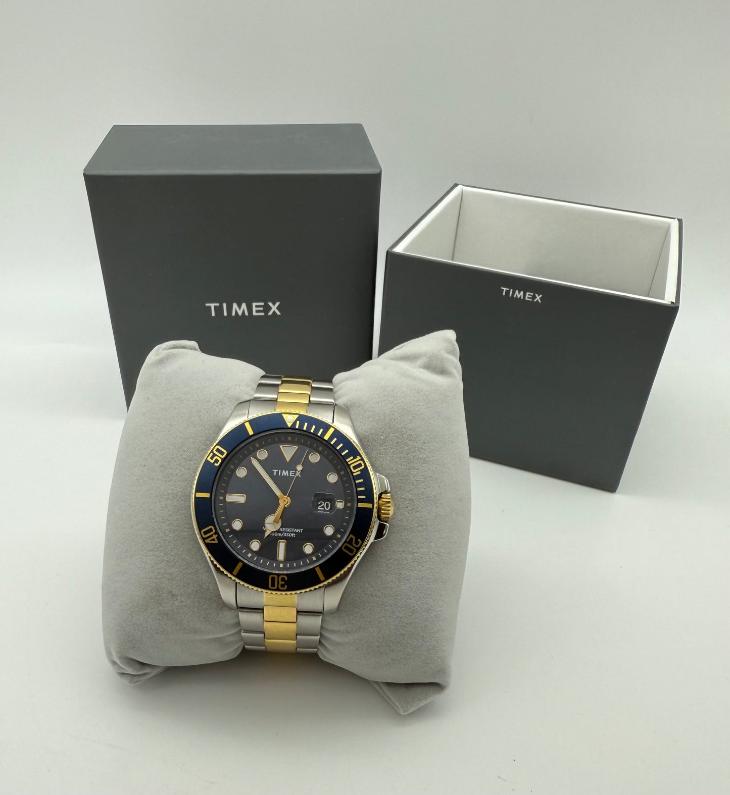 Timex Harborside Coast 44mm size case, 7.5in size wrist bracelet + 1 extra link