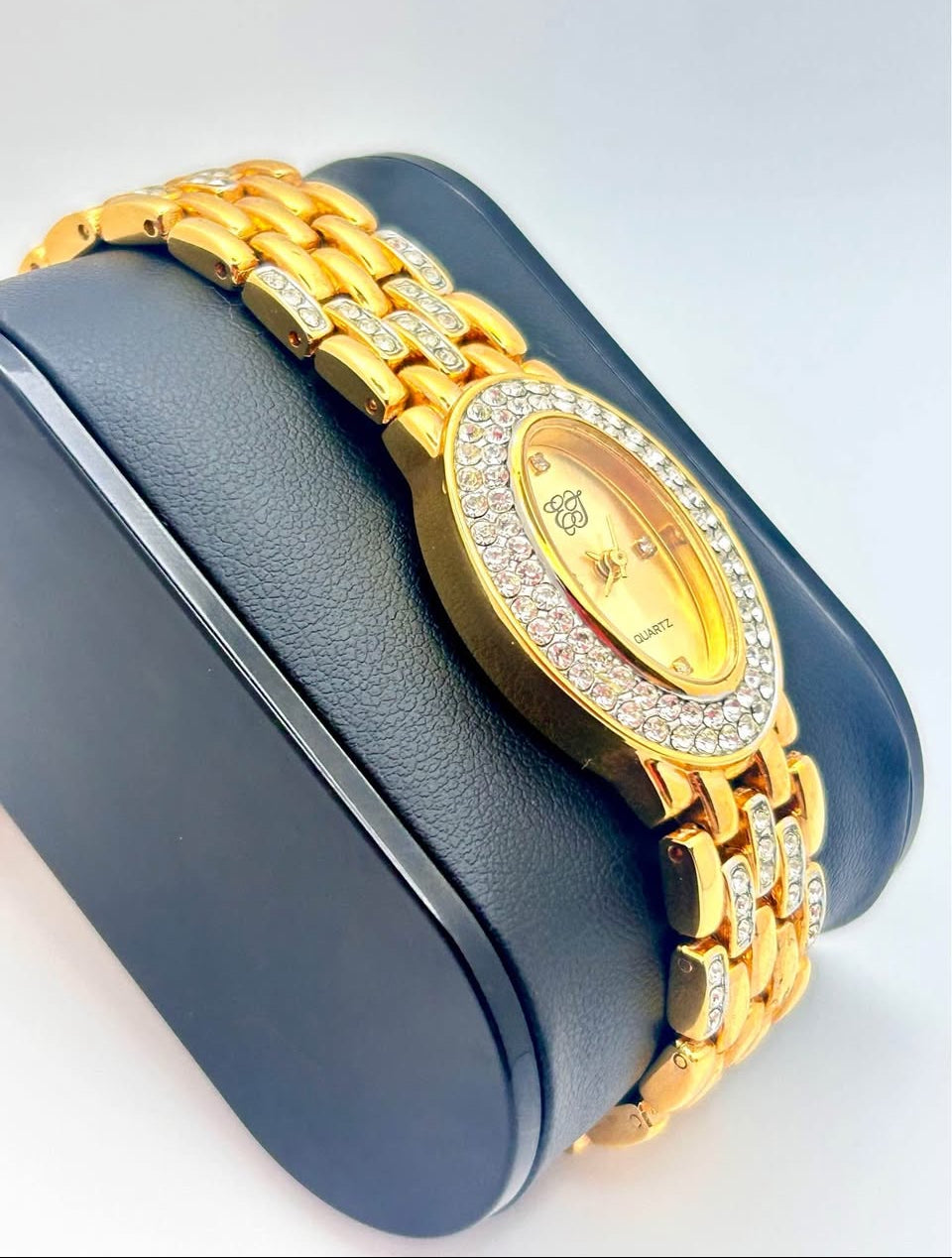Vintage Elizabeth Taylor Rhinestone Watch gold tone, 21mm size case, 7.5in size wrist bracelet.