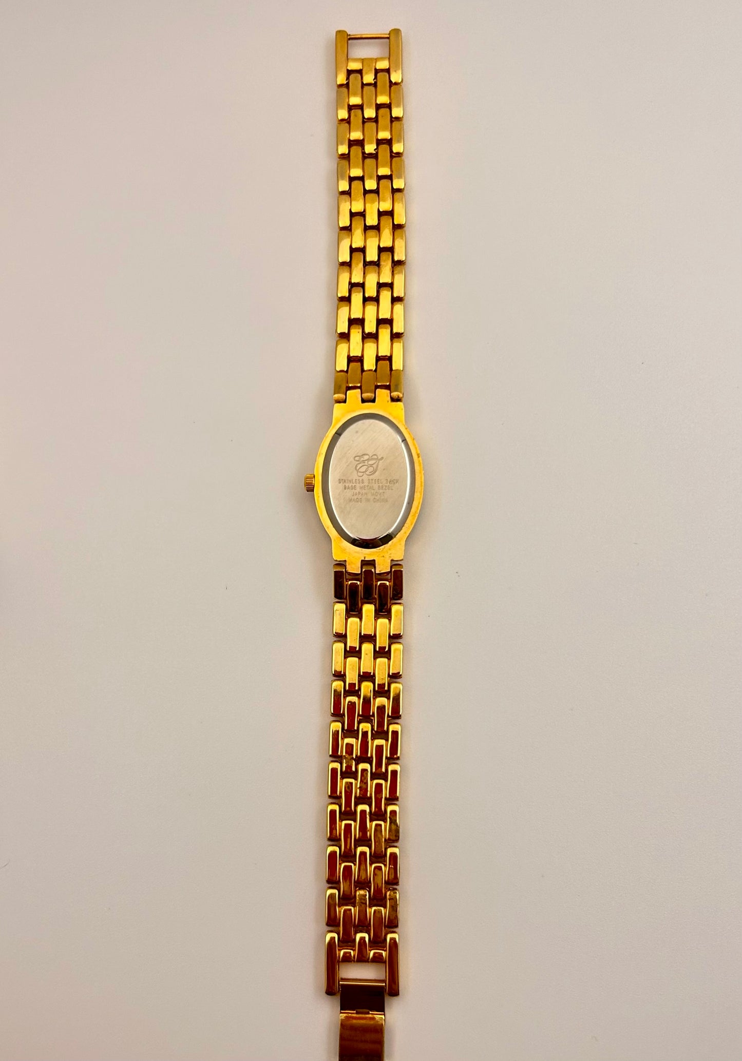 Vintage Elizabeth Taylor Rhinestone Watch gold tone, 21mm size case, 7.5in size wrist bracelet.