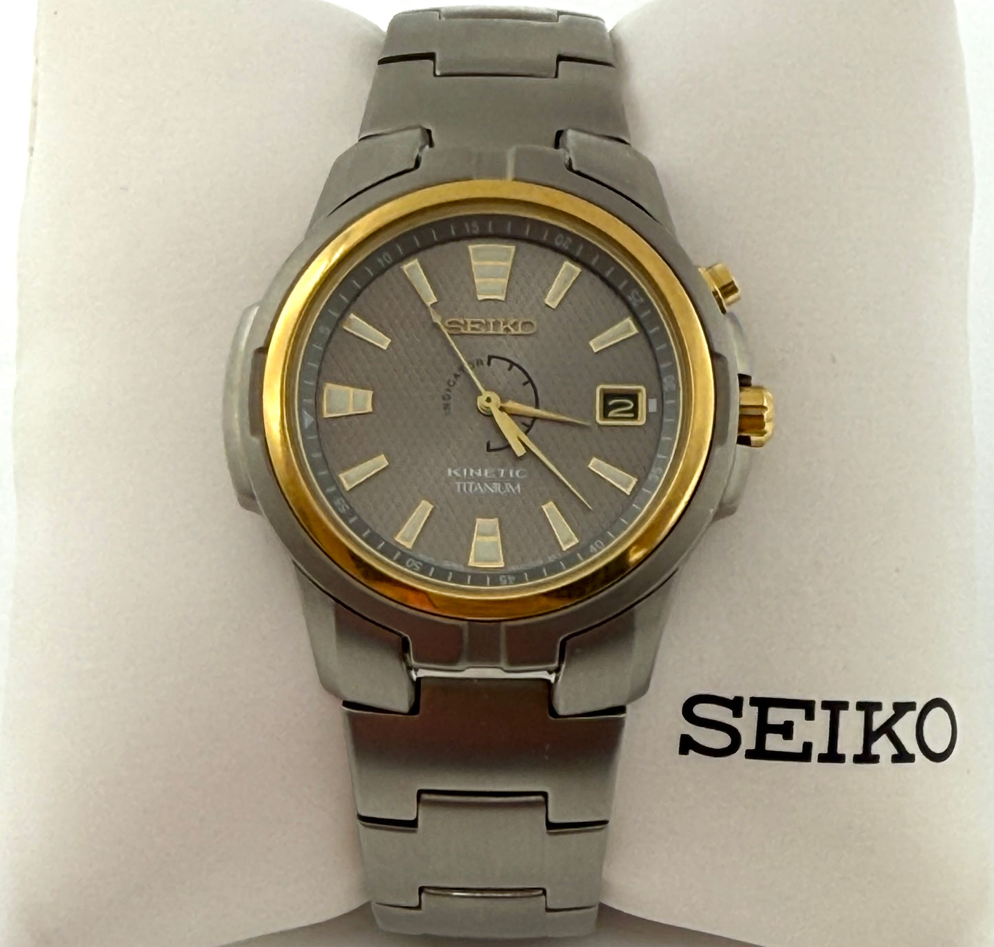 Vintage Seiko Kinetic Titanium, 40mm size case, 7.5in size wrist bracelet