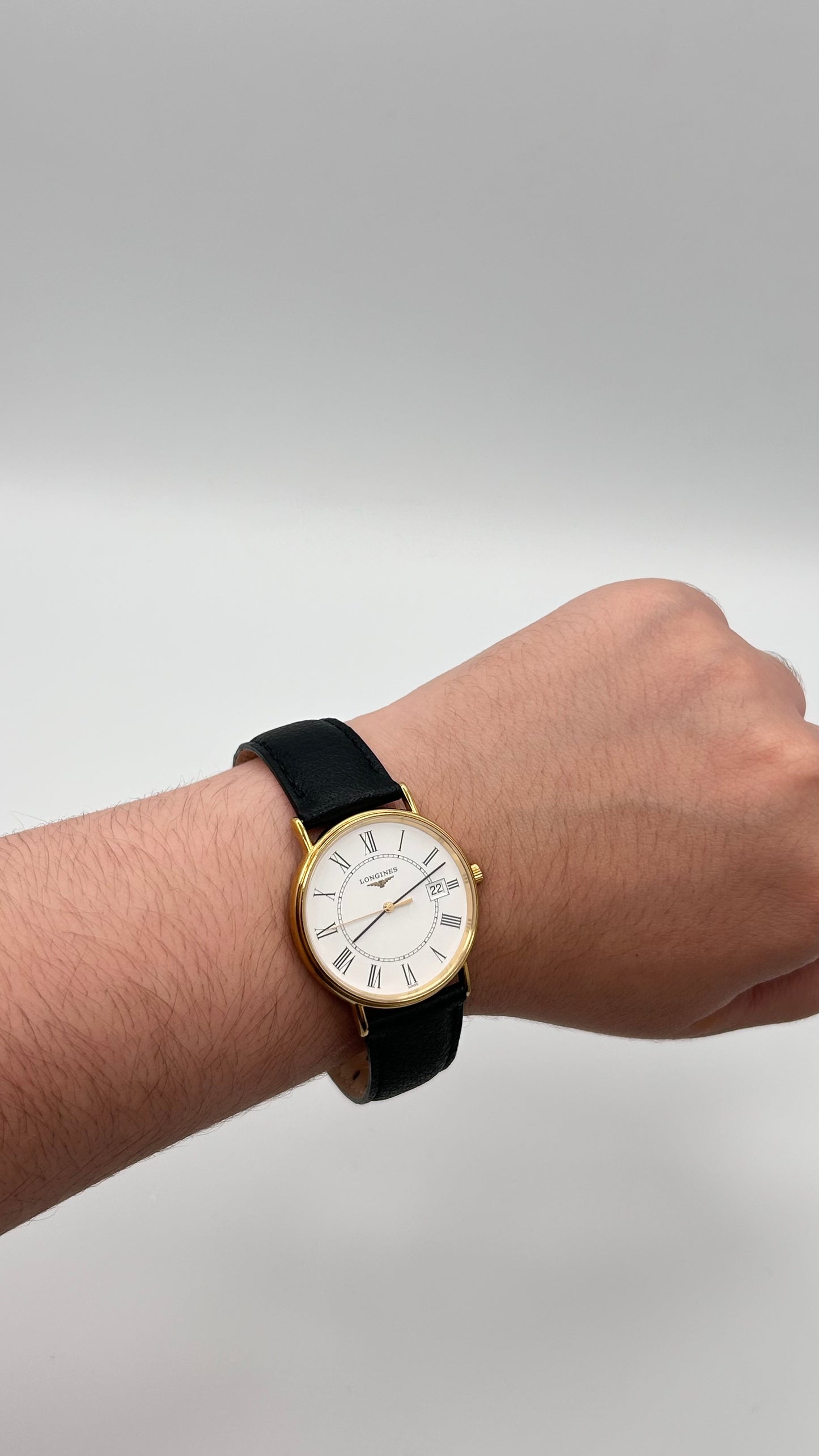 Vintage 1983 Longines quartz movement watch 37mm size case, 9in size wrist leather band