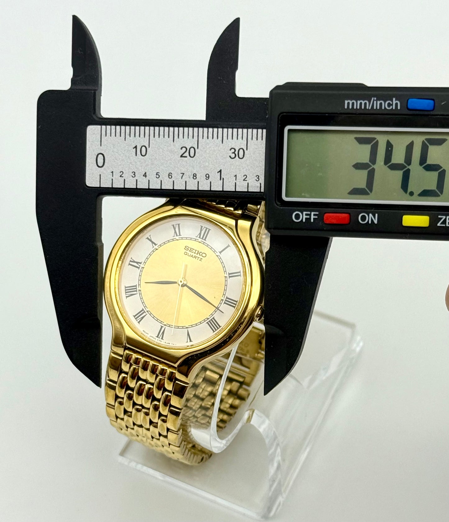 Vintage 1990 Seiko unixes watch, 30mm size case, 8in size wrist bracelet