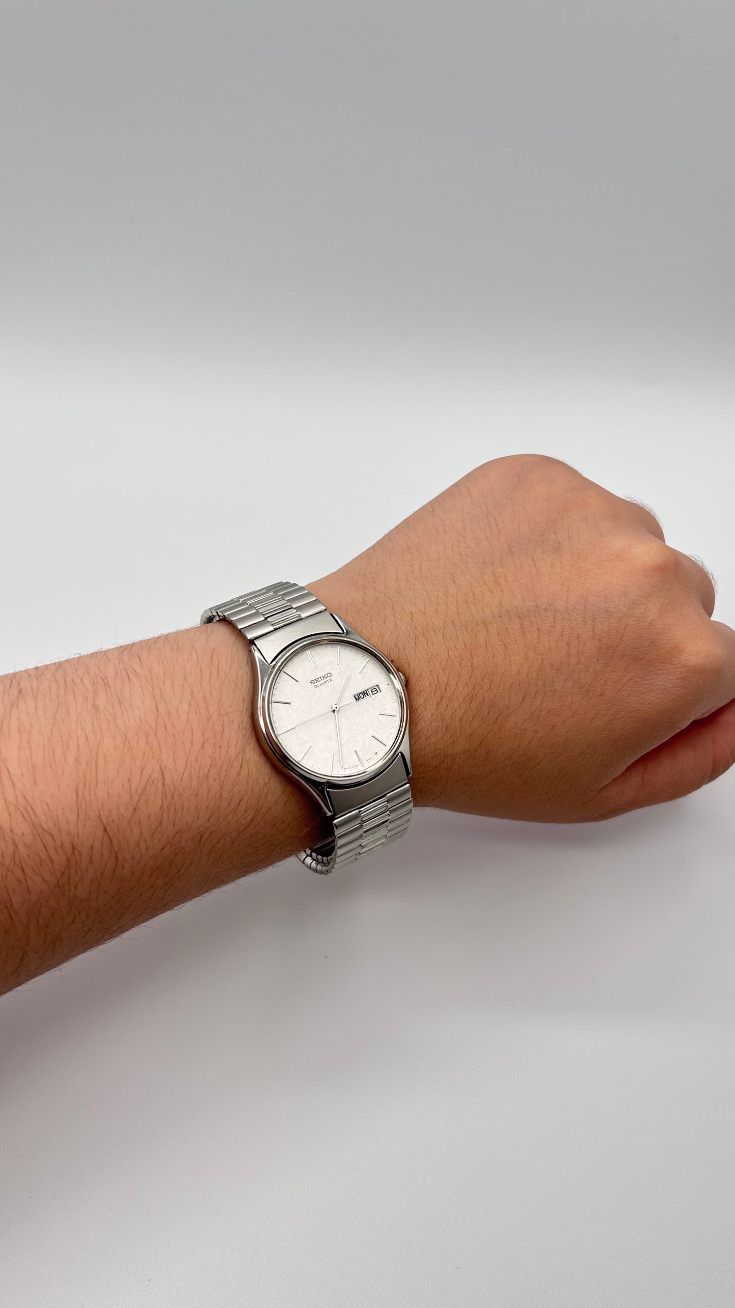 Vintage 2000 Seiko watch, 36mm size case, 7in size case