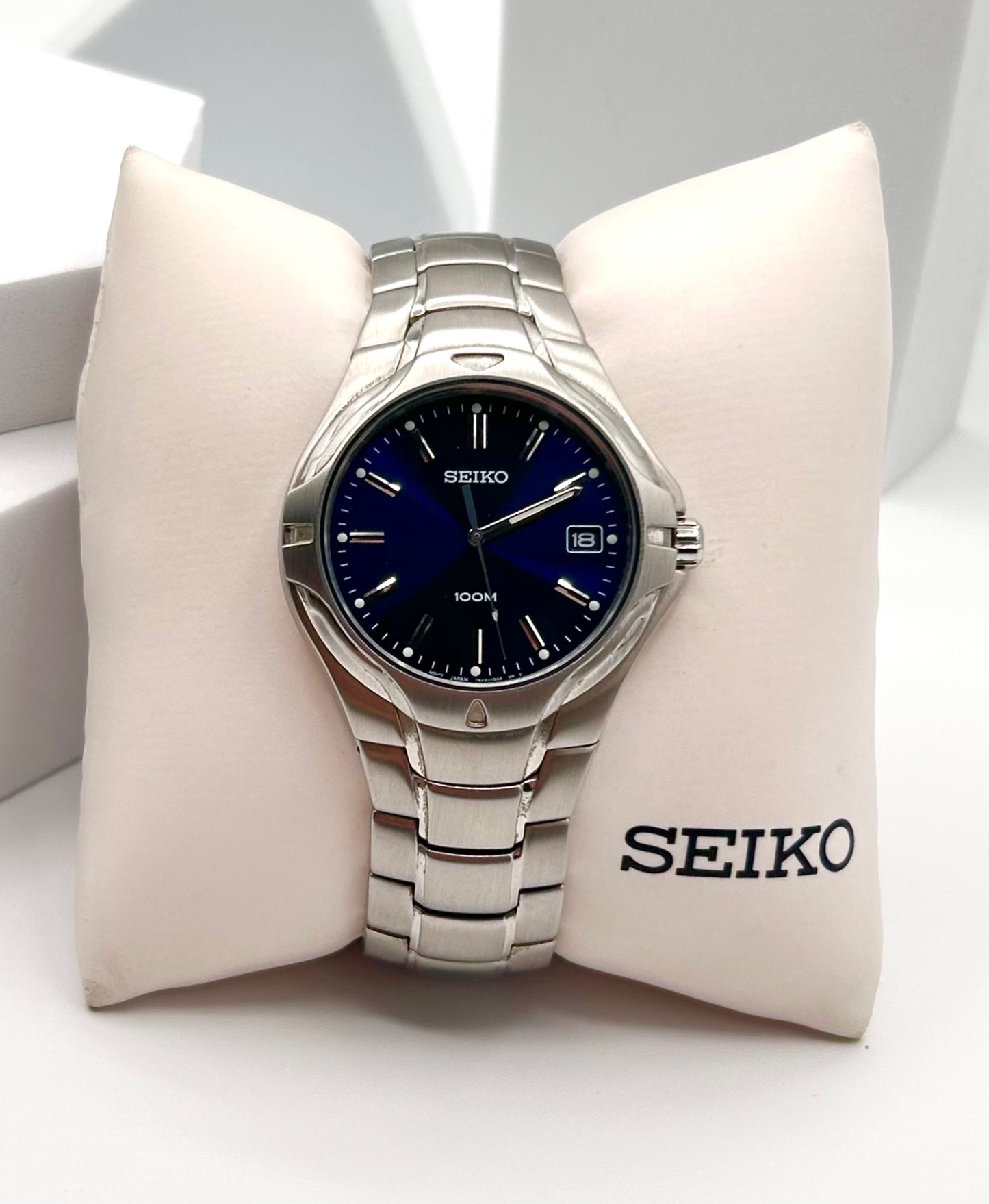 Seiko blue dial watch, 34mm size case, 7in size wrist bracelet