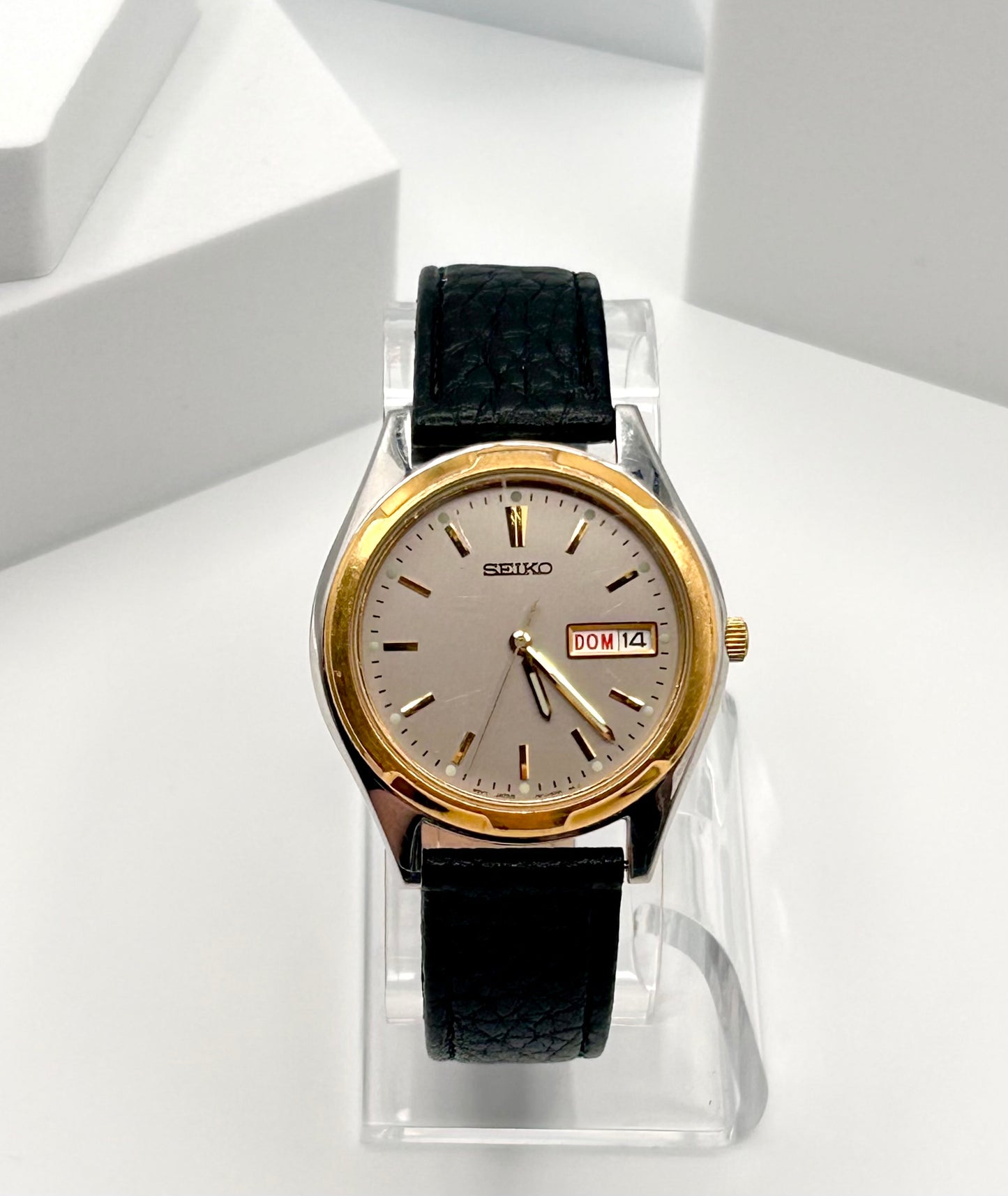 Vintage 2002 Seiko watch, 38mm size case, 7.5 size leather band