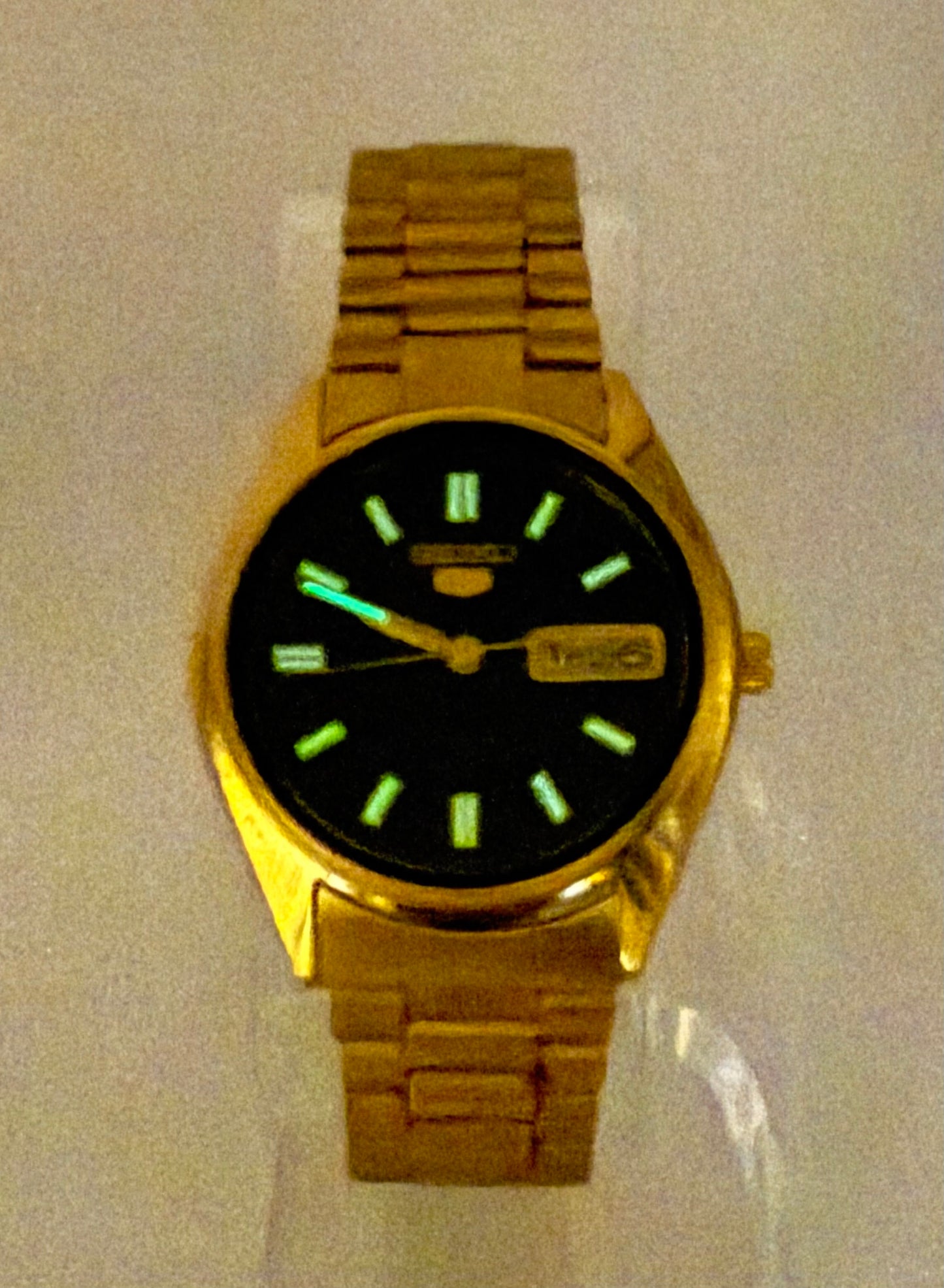 Vintage 1988 Seiko 5 automatic movement watch, 34mm size case, 7in size wrist bracelet