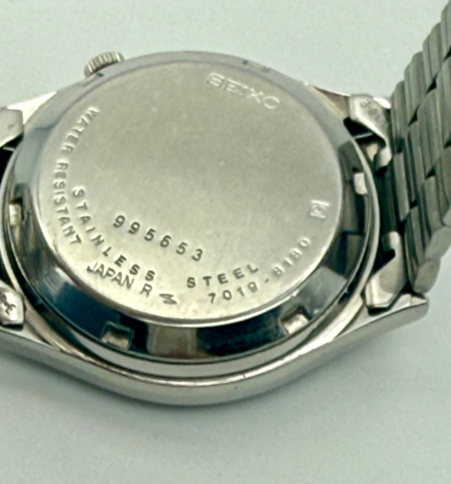 Vintage 1979 Seiko 5 automatic movement watch, 35mm size case, 6.5in size wrist bracelet