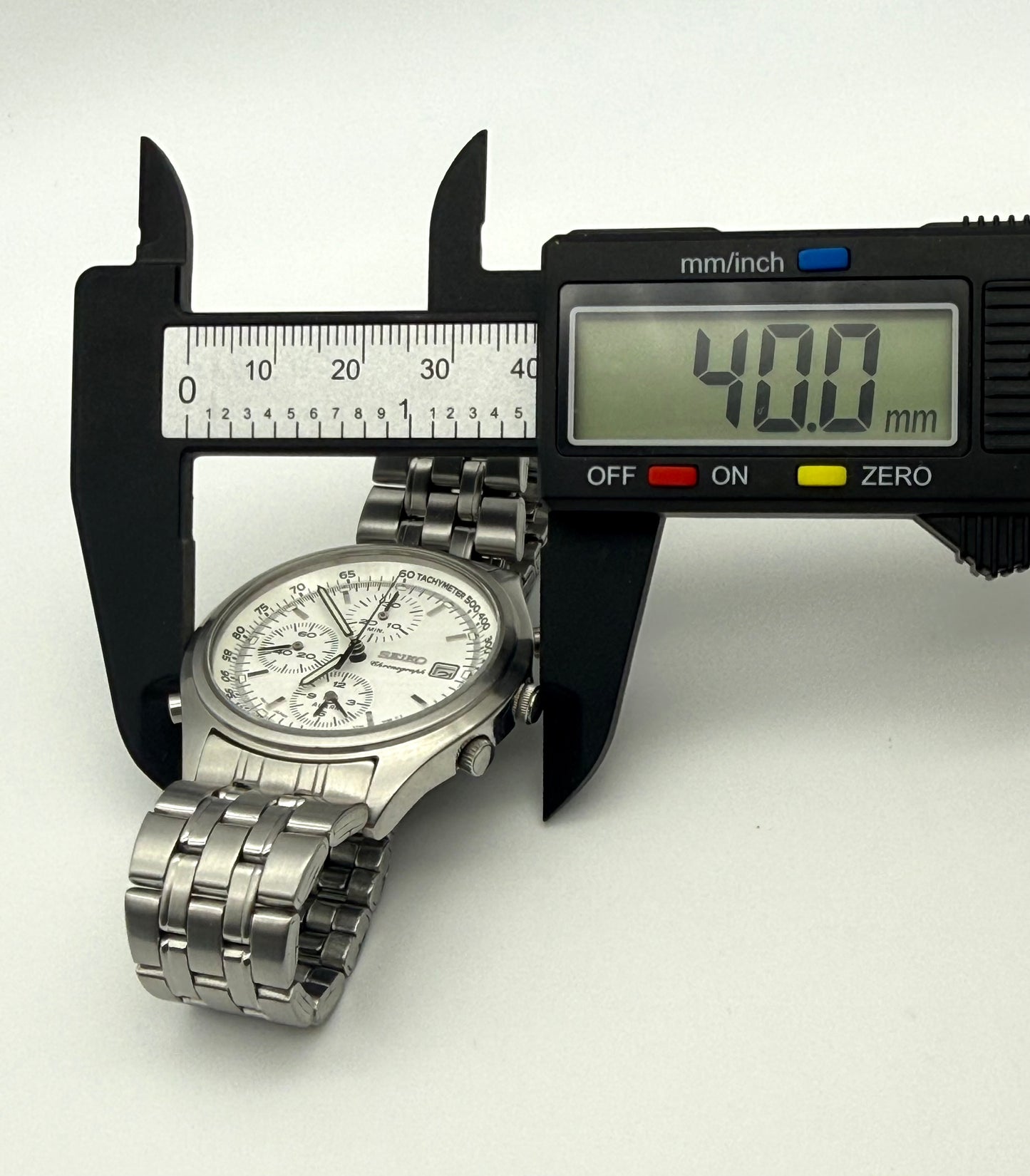 Vintage 1997 Seiko Chronograph watch, 40mm size case, 7.5in size wrist bracelet.