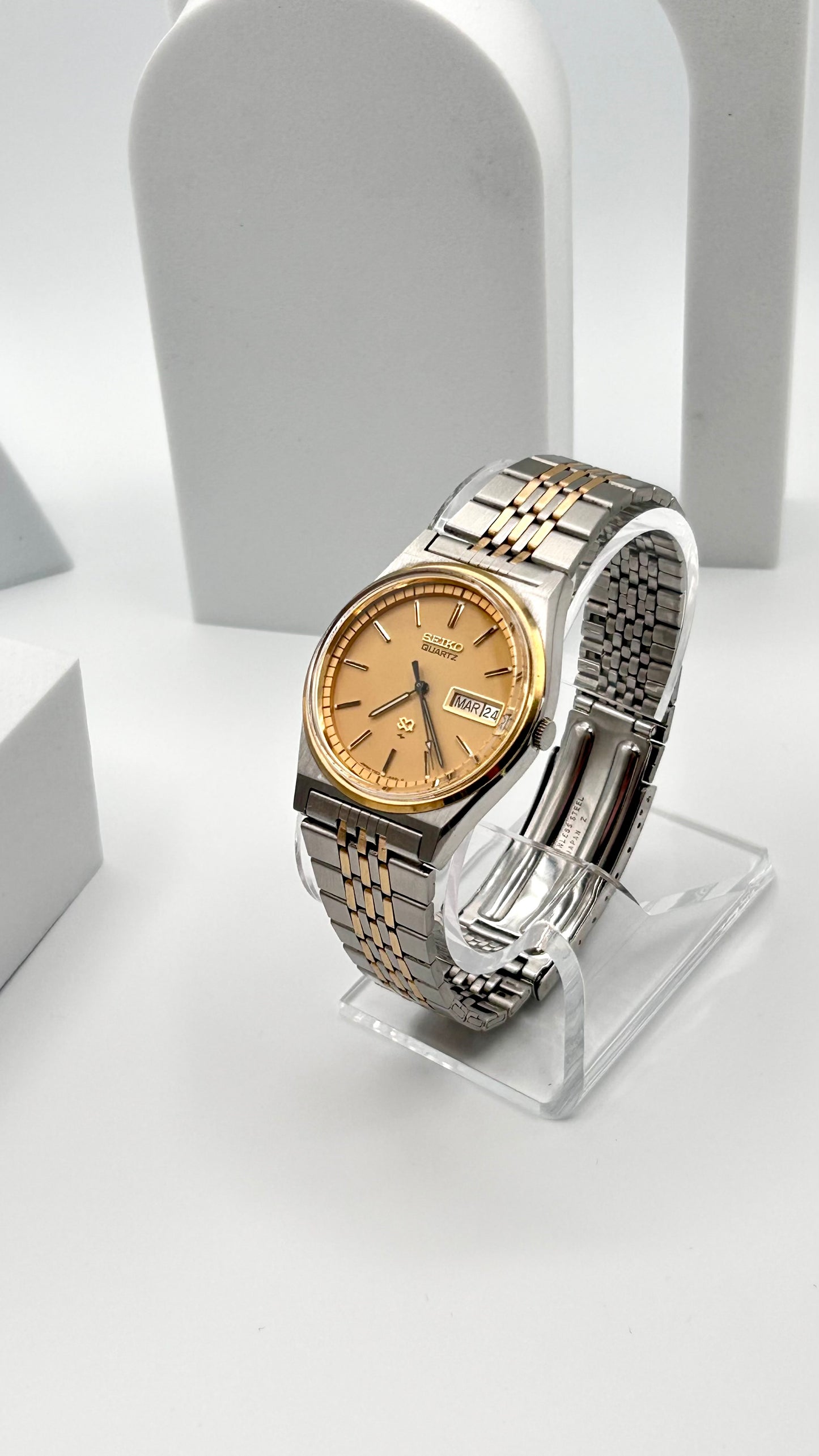 Vintage 1980 Seiko SQ watch, two tones, 36mm size case, 7.5in size wrist bracelet