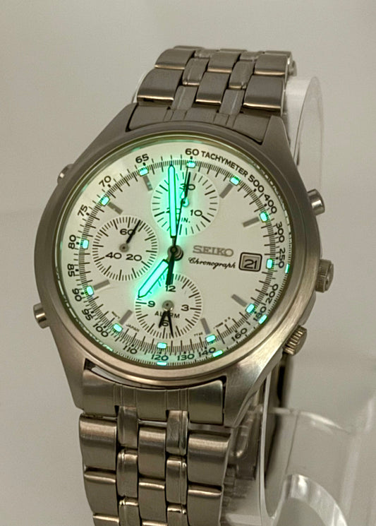 Vintage 1997 Seiko Chronograph watch, 40mm size case, 7.5in size wrist bracelet.