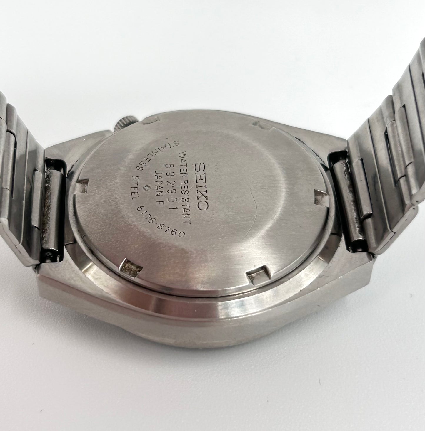 Vintage 1975 Seiko 5 Actus SS, automatic movement 42mm size case, 6.5in size wrist bracelet