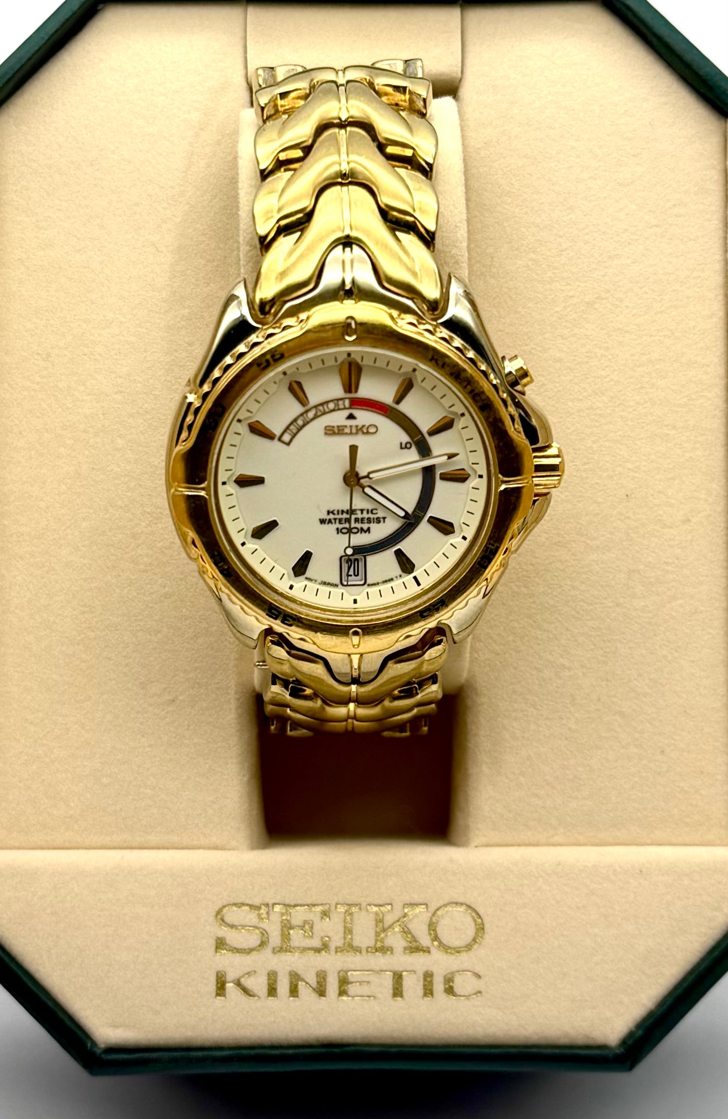 Vintage 2000 Seiko Kinetic watch, 40mm size, 7in size wrist bracelet