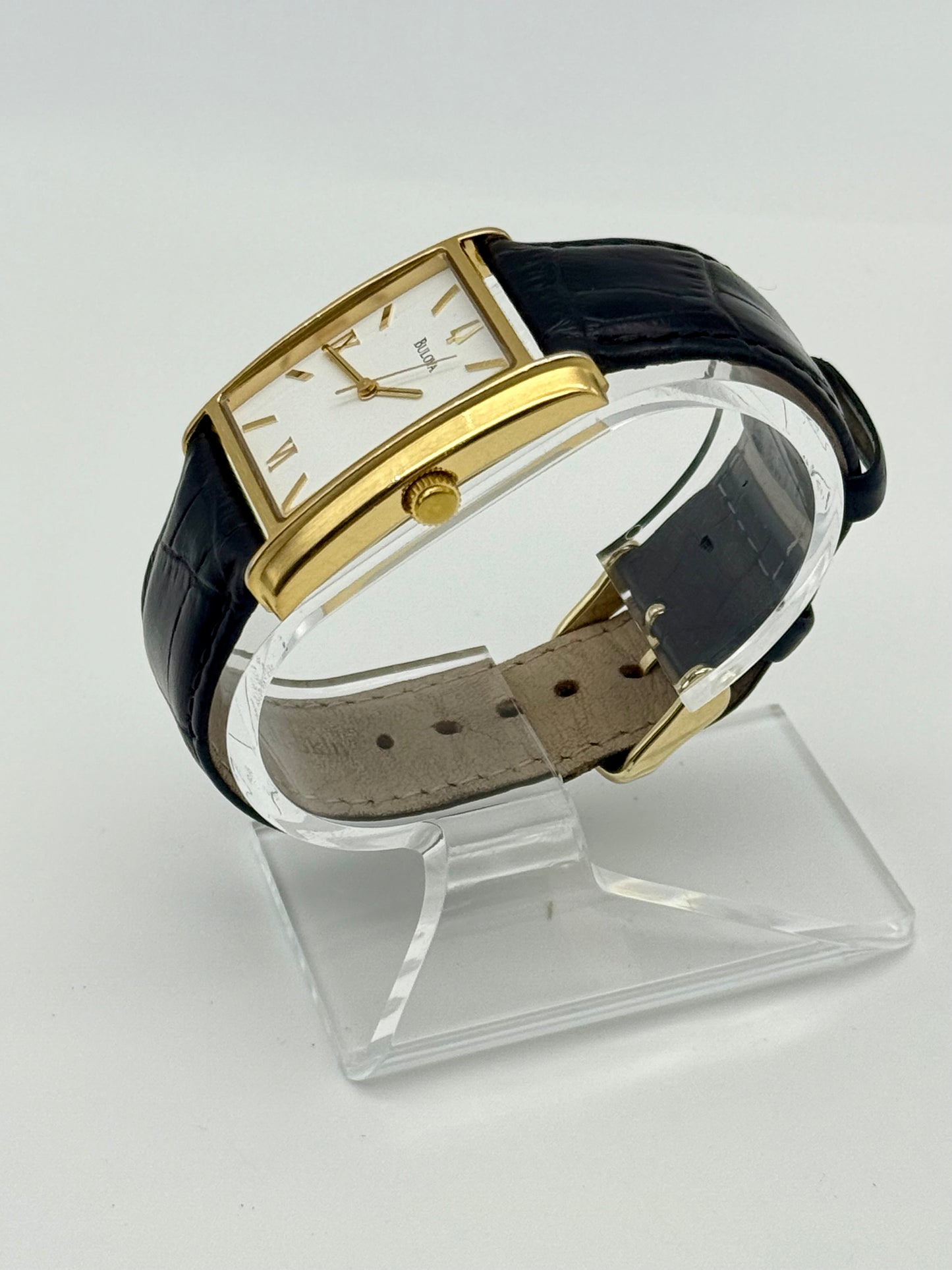 Bulova watch gold tone, 30mm size case, 7.5in size wrist leather band