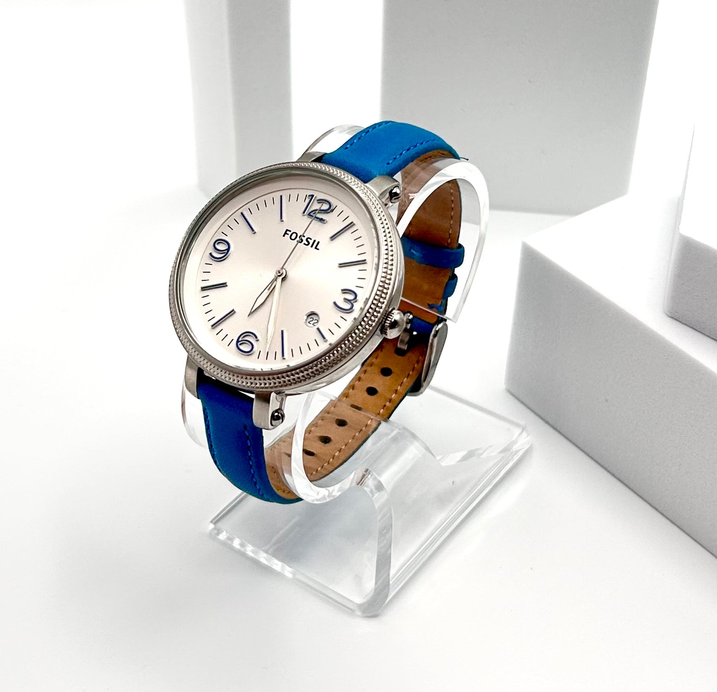 Fossil Heather Blue women’s watch, 40mm size case, 8in size wrist leather band