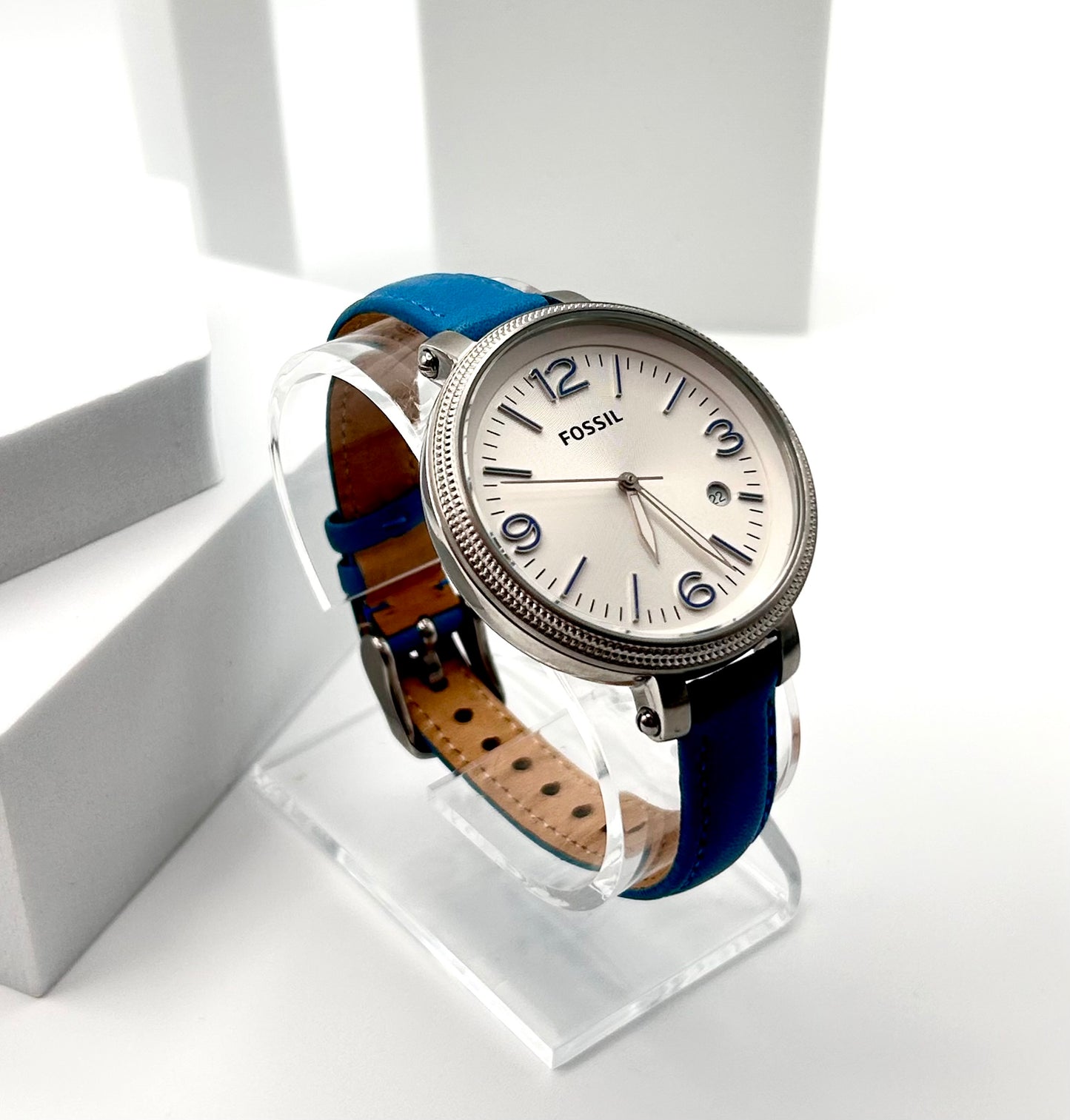 Fossil Heather Blue women’s watch, 40mm size case, 8in size wrist leather band