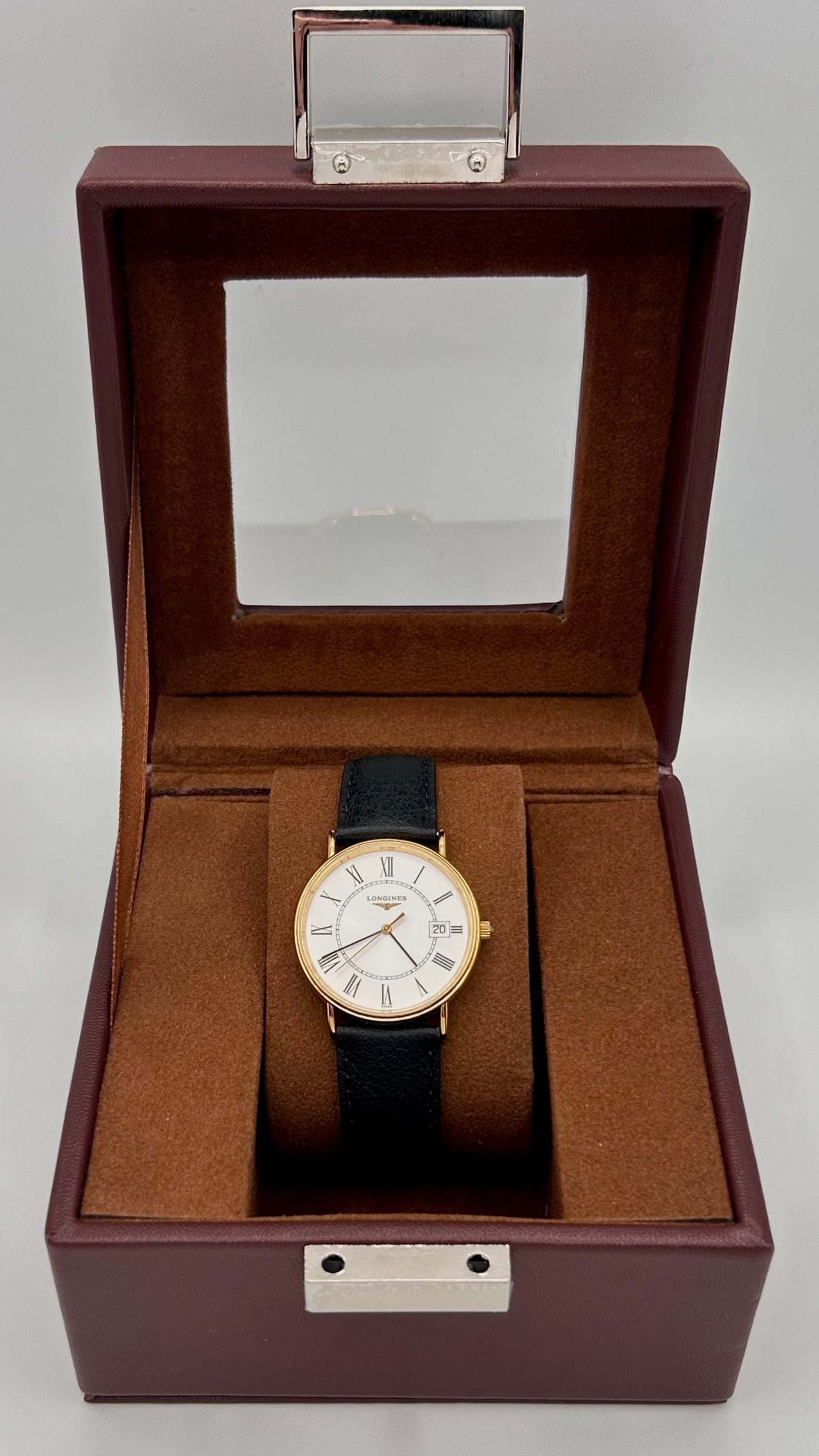 Vintage 1983 Longines quartz movement watch 37mm size case, 9in size wrist leather band