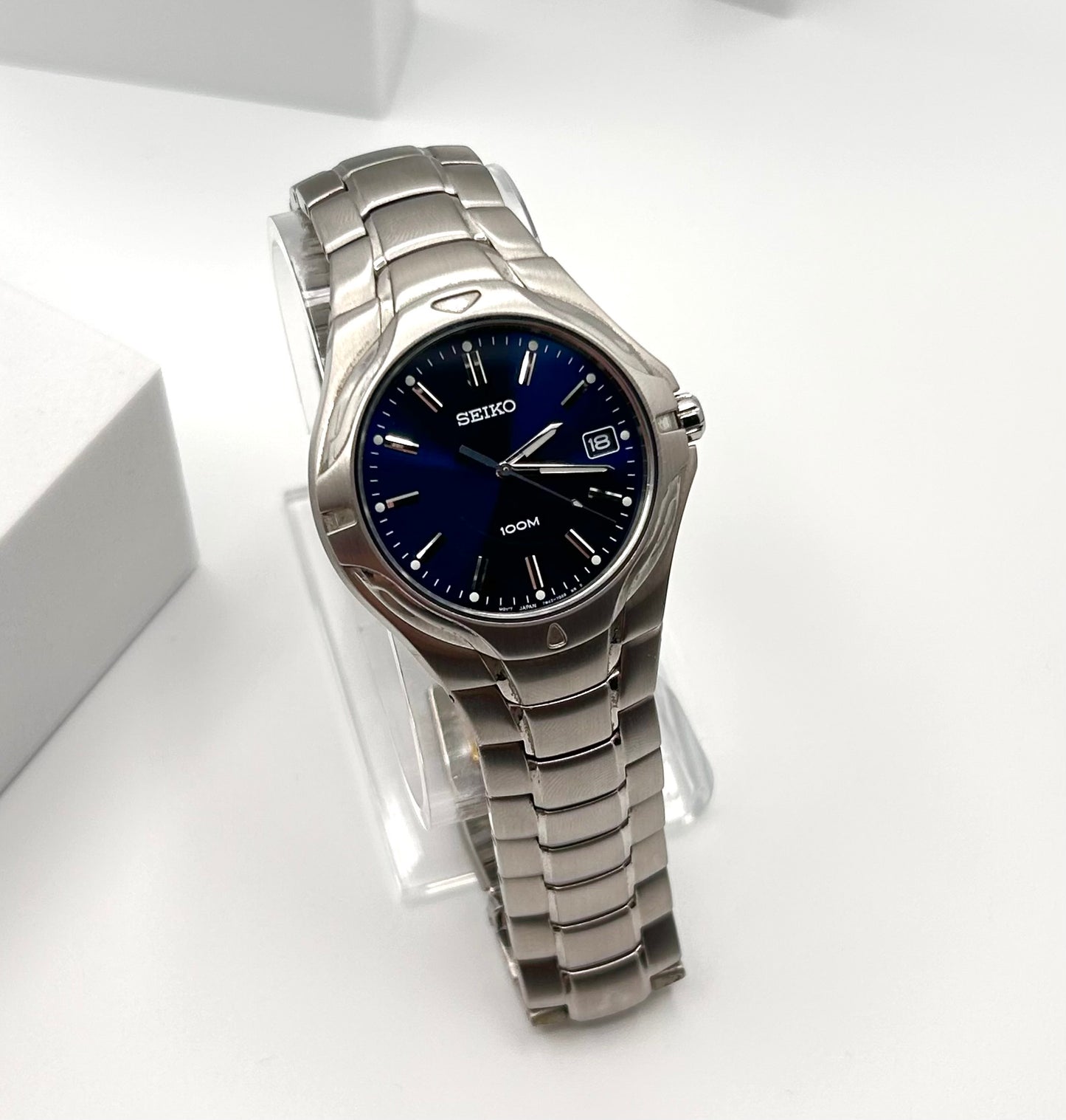 Seiko blue dial watch, 34mm size case, 7in size wrist bracelet