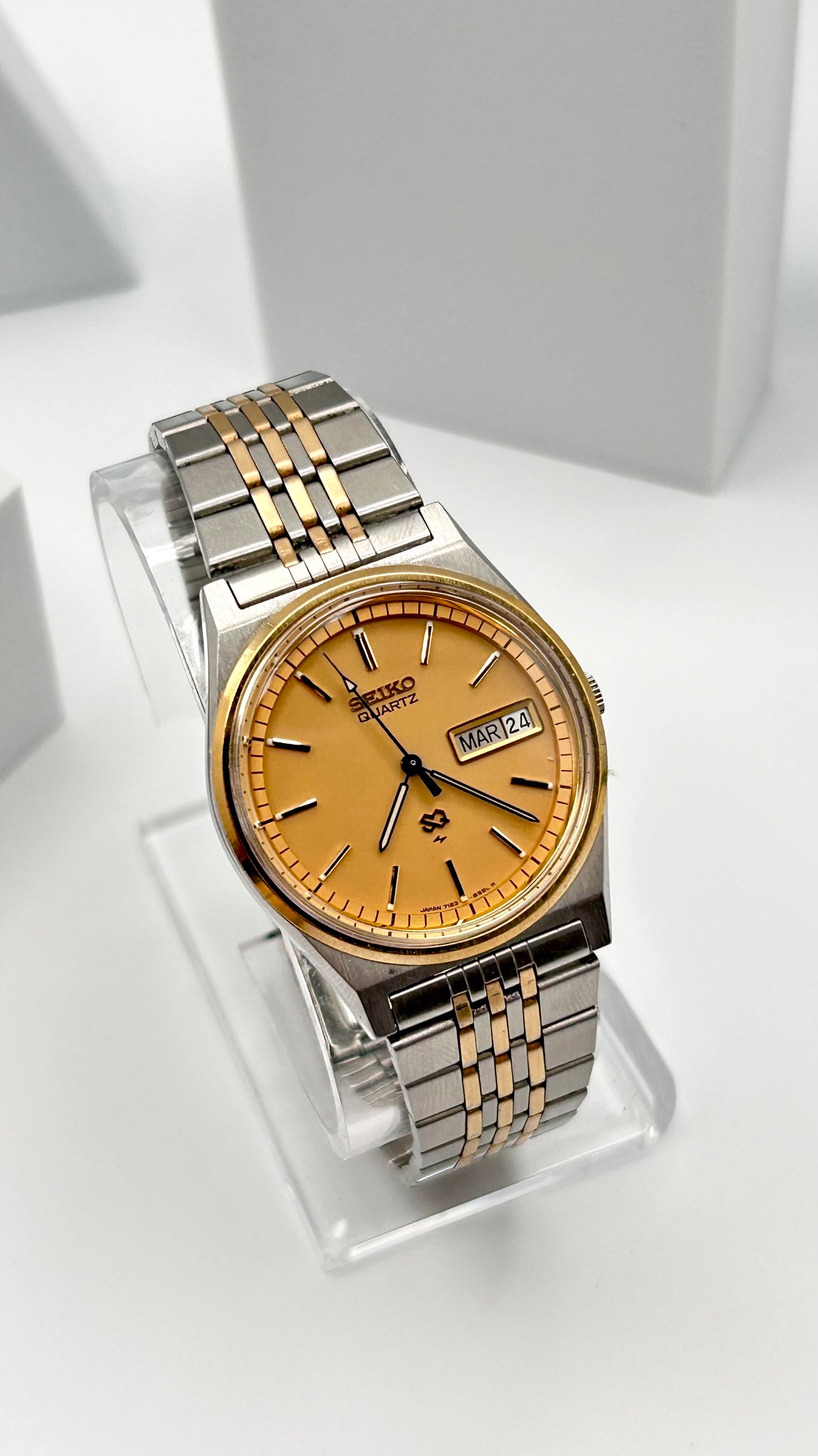 Vintage 1980 Seiko SQ watch, two tones, 36mm size case, 7.5in size wrist bracelet