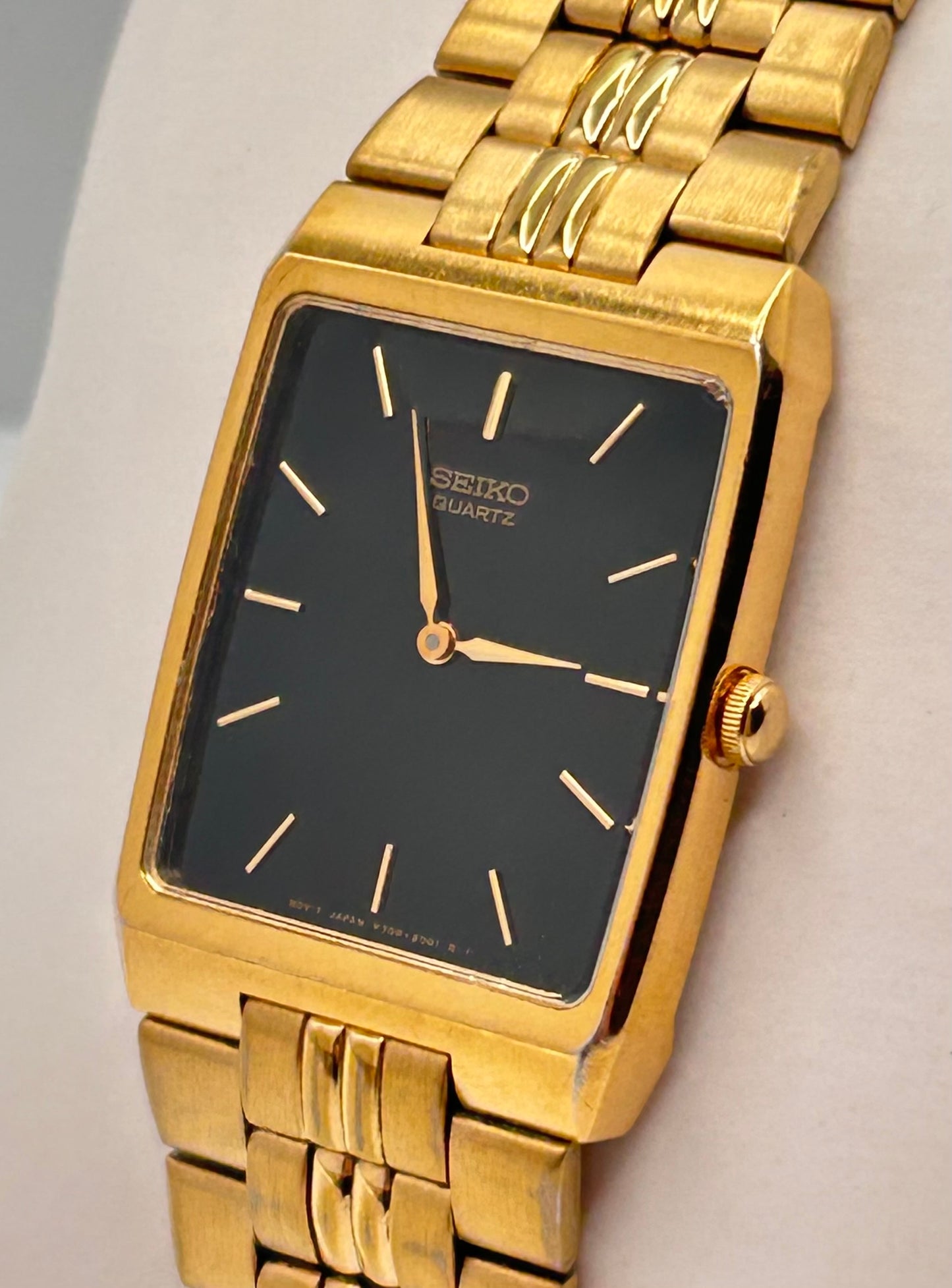 Vintage 1991 Seiko tank watch, 29mm size case, 8in size wrist bracelet