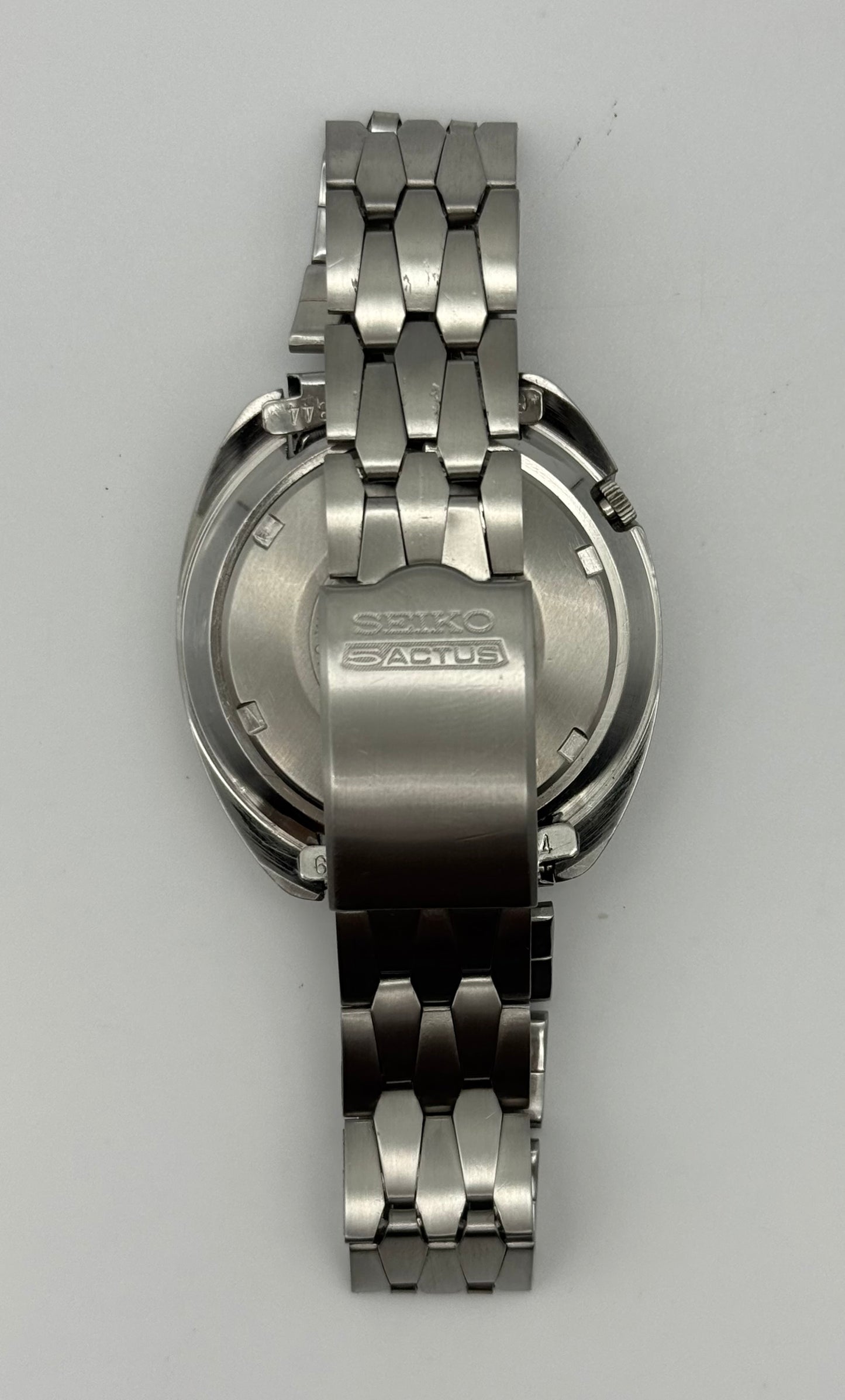 Vintage 1969 Seiko 5 Actus automatic watch , 40mm size case, 8in size wrist bracelet