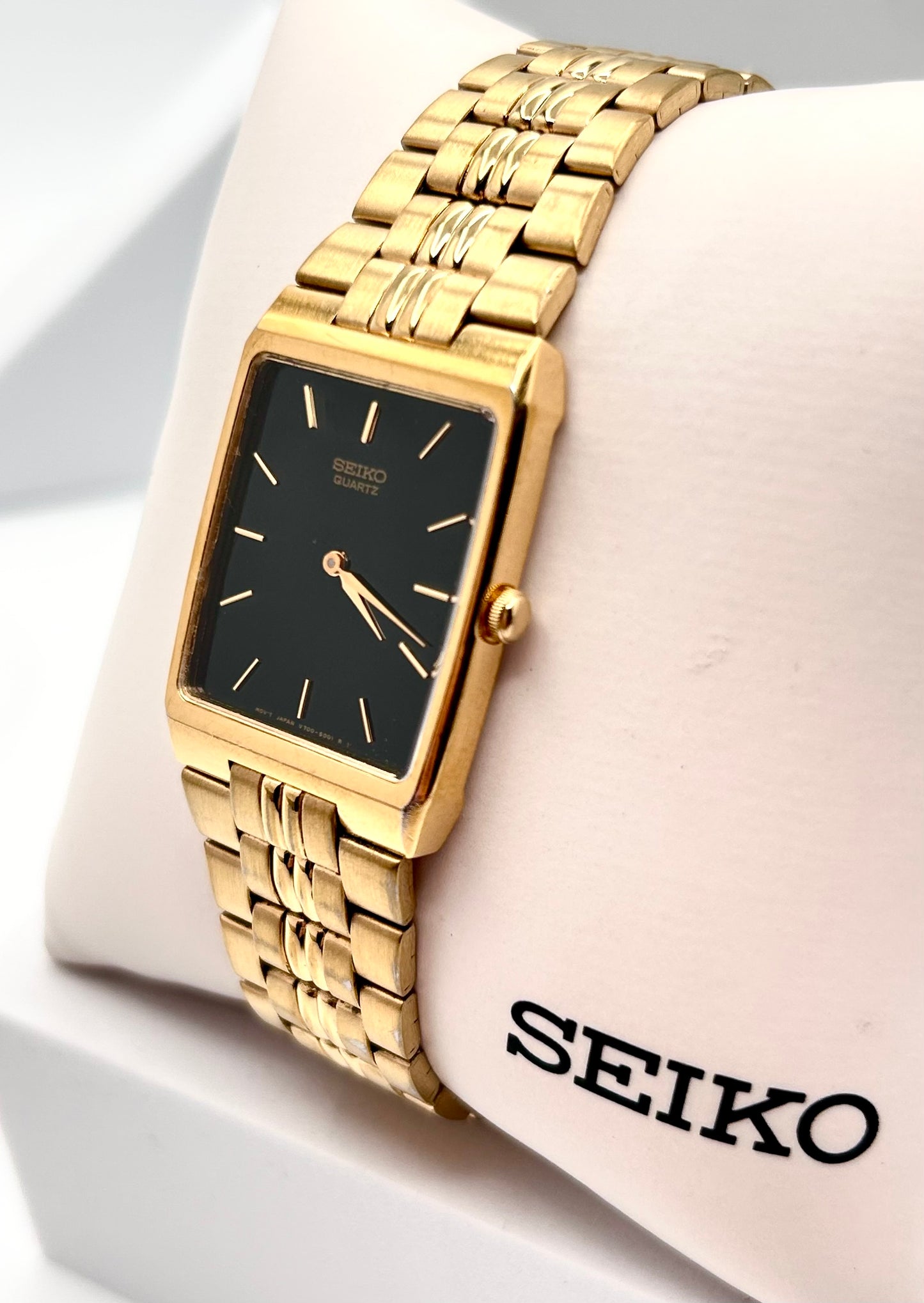 Vintage 1991 Seiko tank watch, 29mm size case, 8in size wrist bracelet