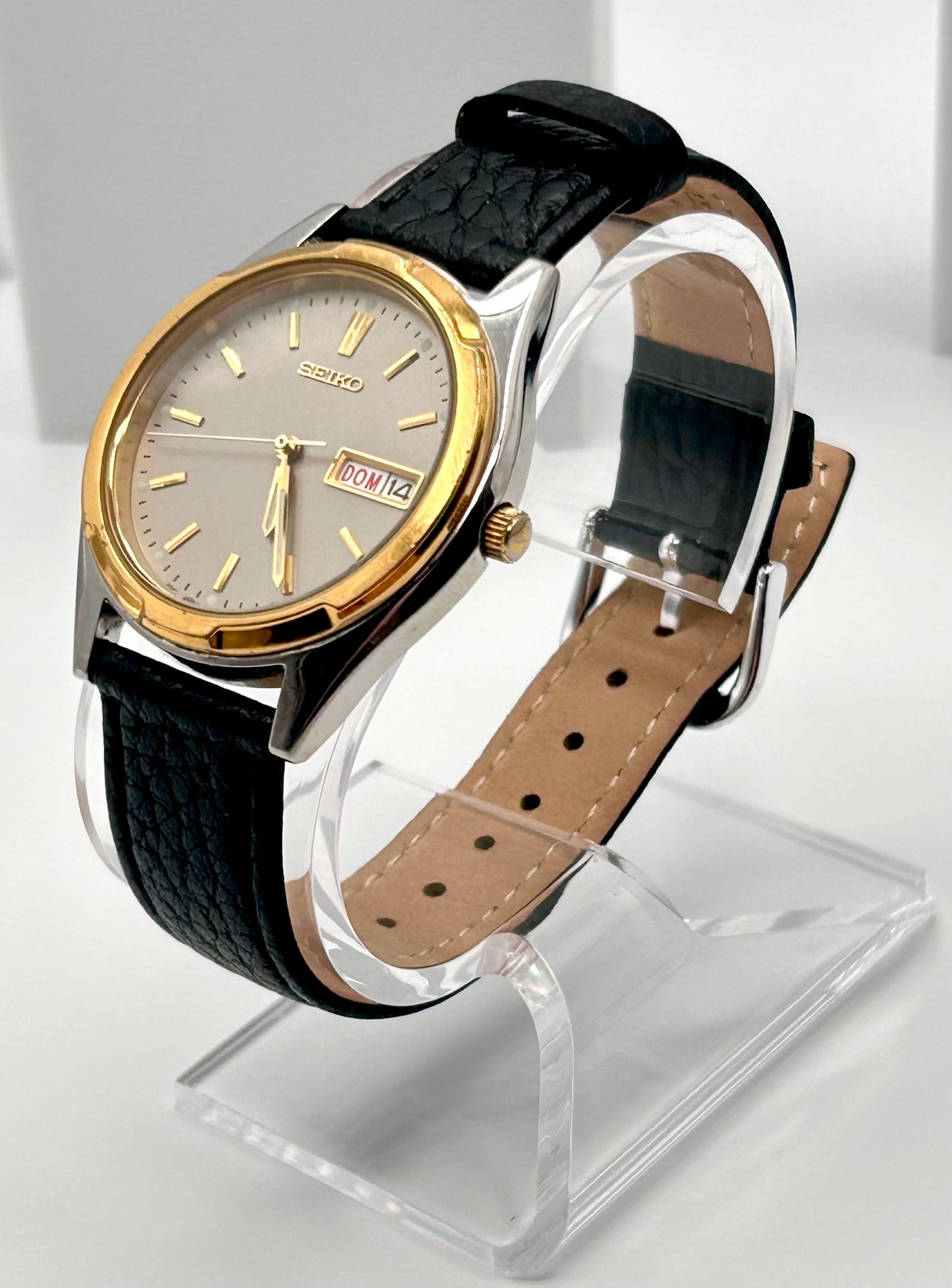 Vintage 2002 Seiko watch, 38mm size case, 7.5 size leather band