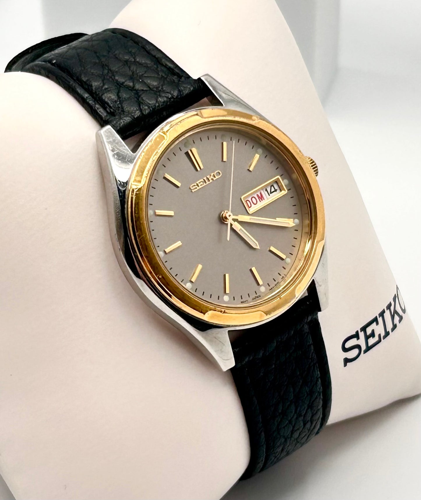 Vintage 2002 Seiko watch, 38mm size case, 7.5 size leather band