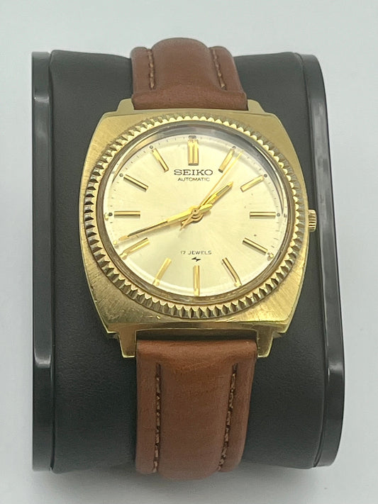 Vintage Automatic Seiko 1990, 17 jewels, 37mm size case, 8in long leather band
