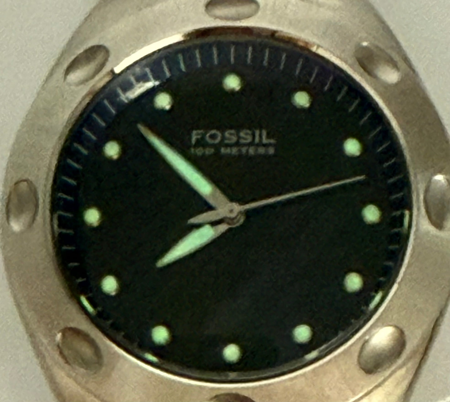 Fossil carbon fiber dial watch, 40mm size case, 6.5in size wrist bracelet