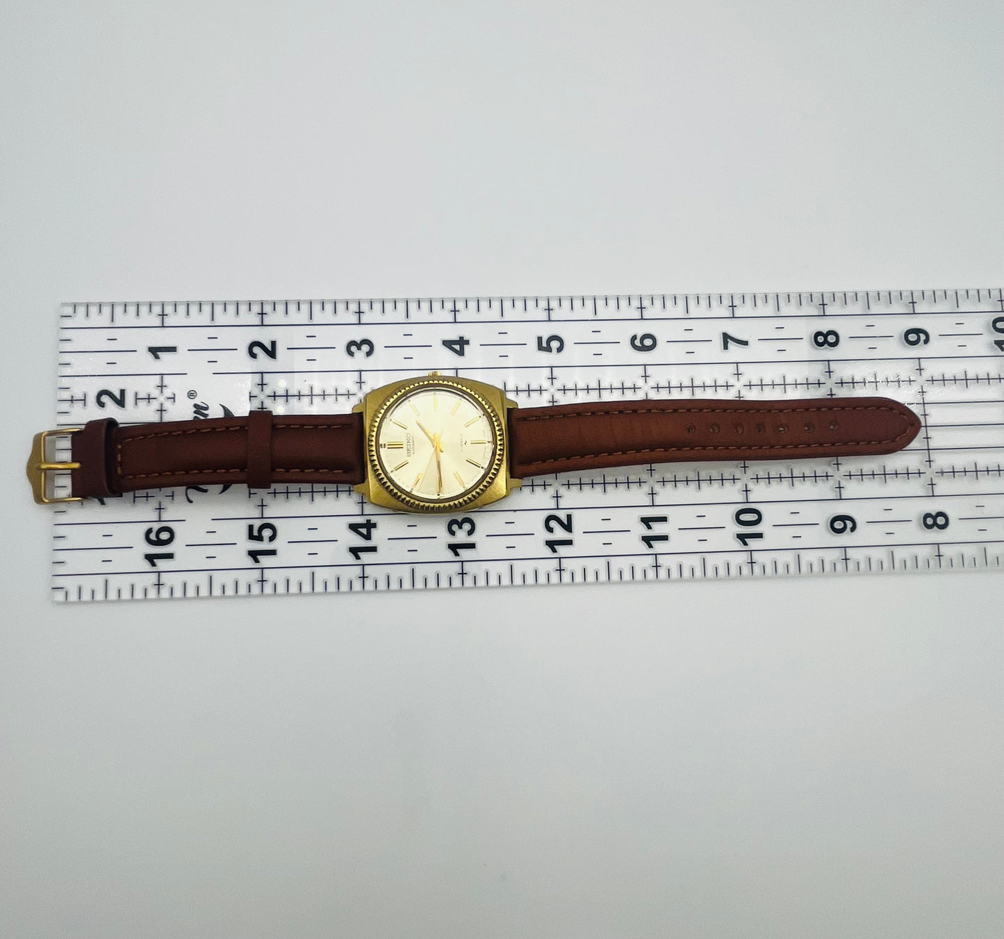 Vintage Automatic Seiko 1990, 17 jewels, 37mm size case, 8in long leather band