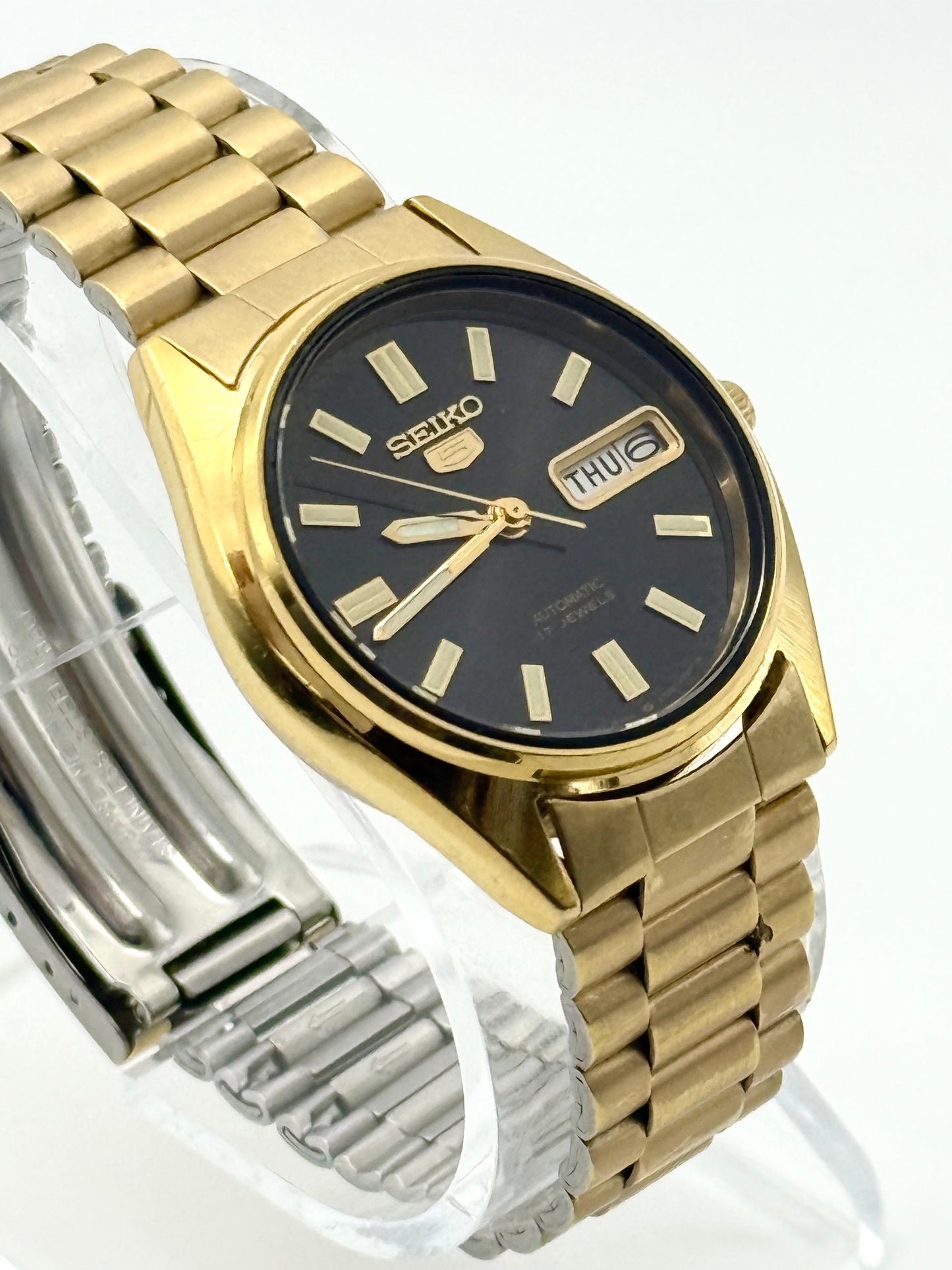 Vintage 1988 Seiko 5 automatic movement watch, 34mm size case, 7in size wrist bracelet