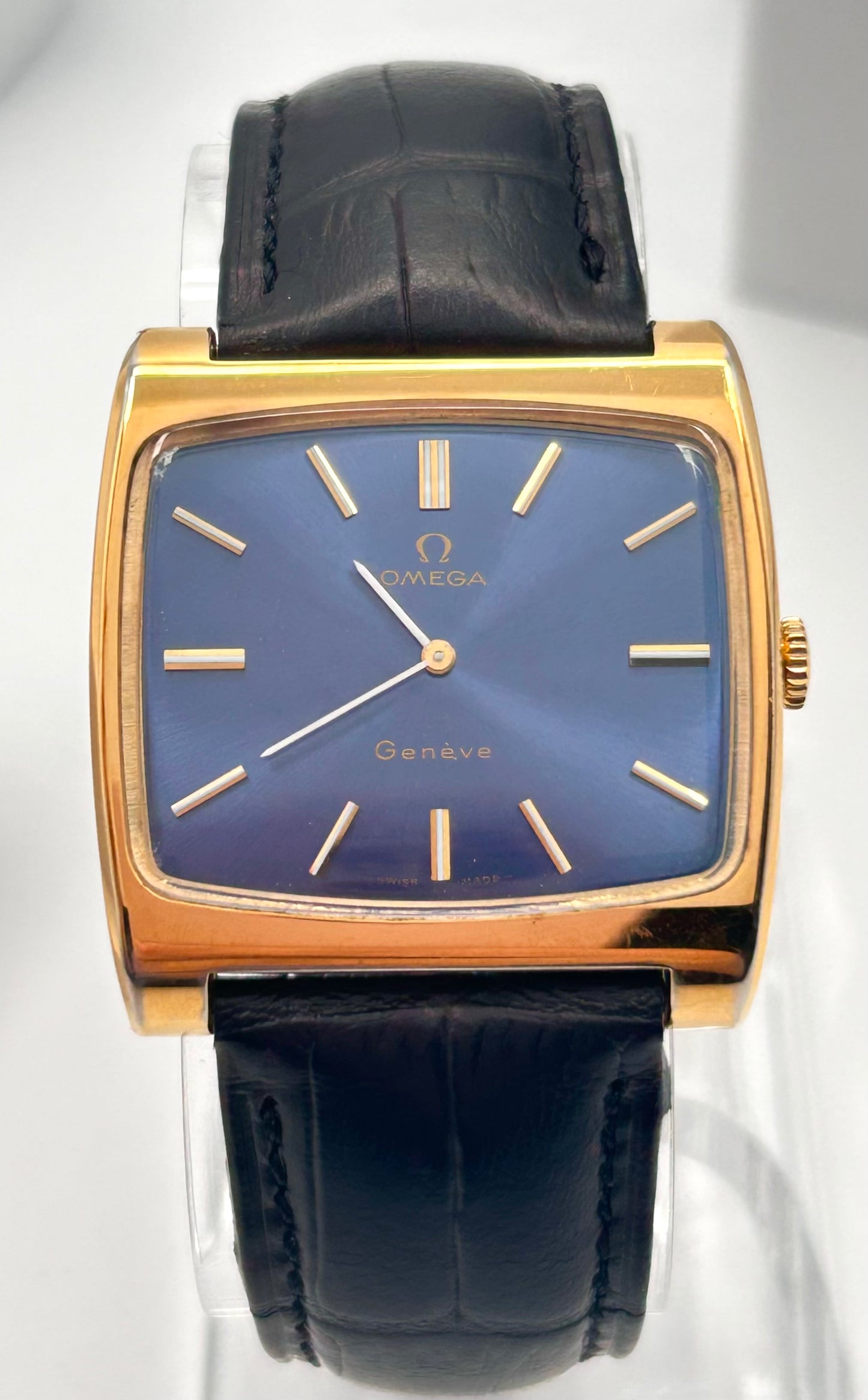 Vintage 1972 Omega Swiss watch, 35mm size case, 7in wrist leather band.