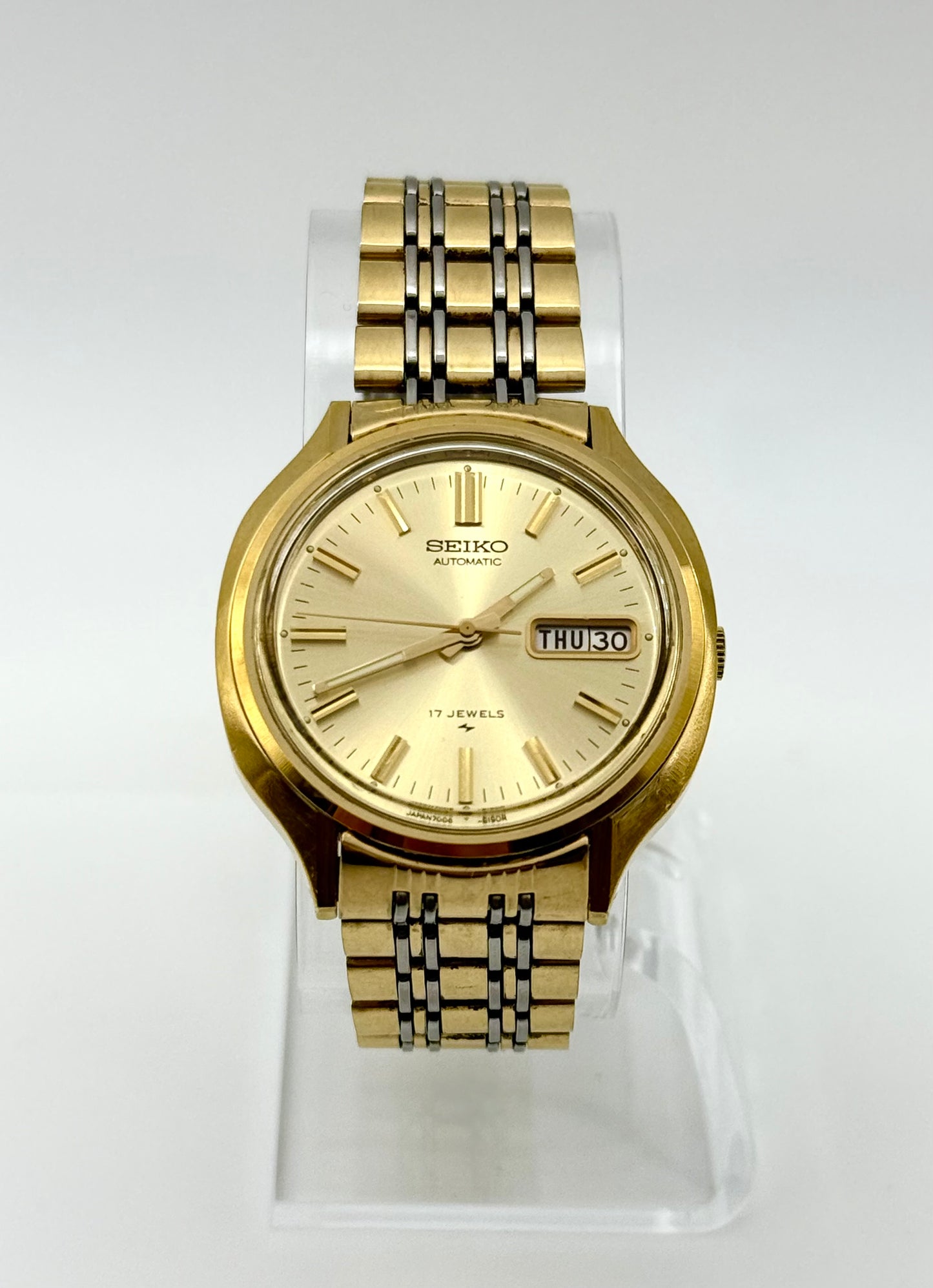 Vintage 1974 Seiko automatic watch, 37mm size case, 7.5in size wrist bracelet.