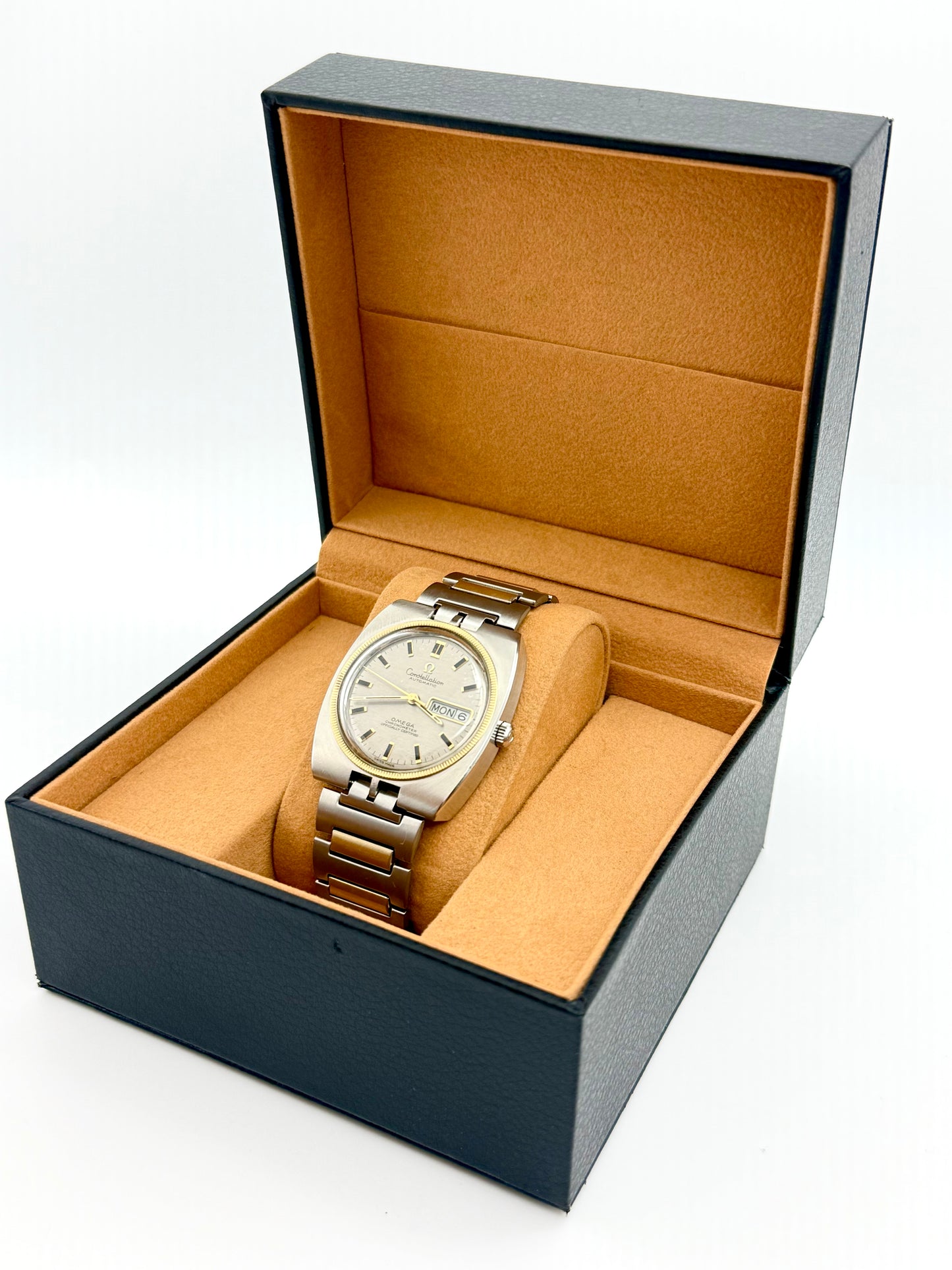 Vintage 1970 Omega Constellation 18k coin bezel watch, 37mm size case, 7in size wrist stretch bracelet