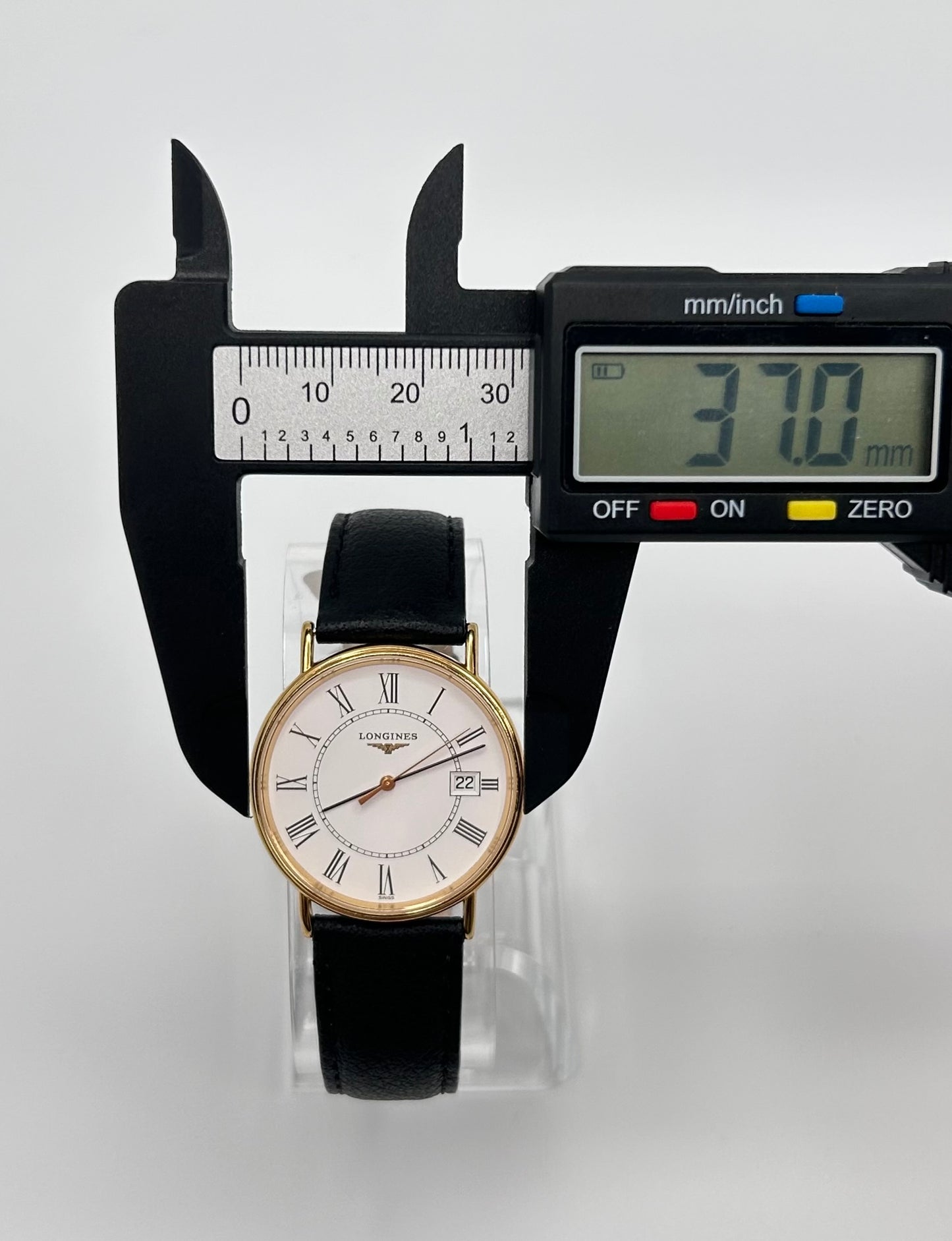 Vintage 1983 Longines quartz movement watch 37mm size case, 9in size wrist leather band