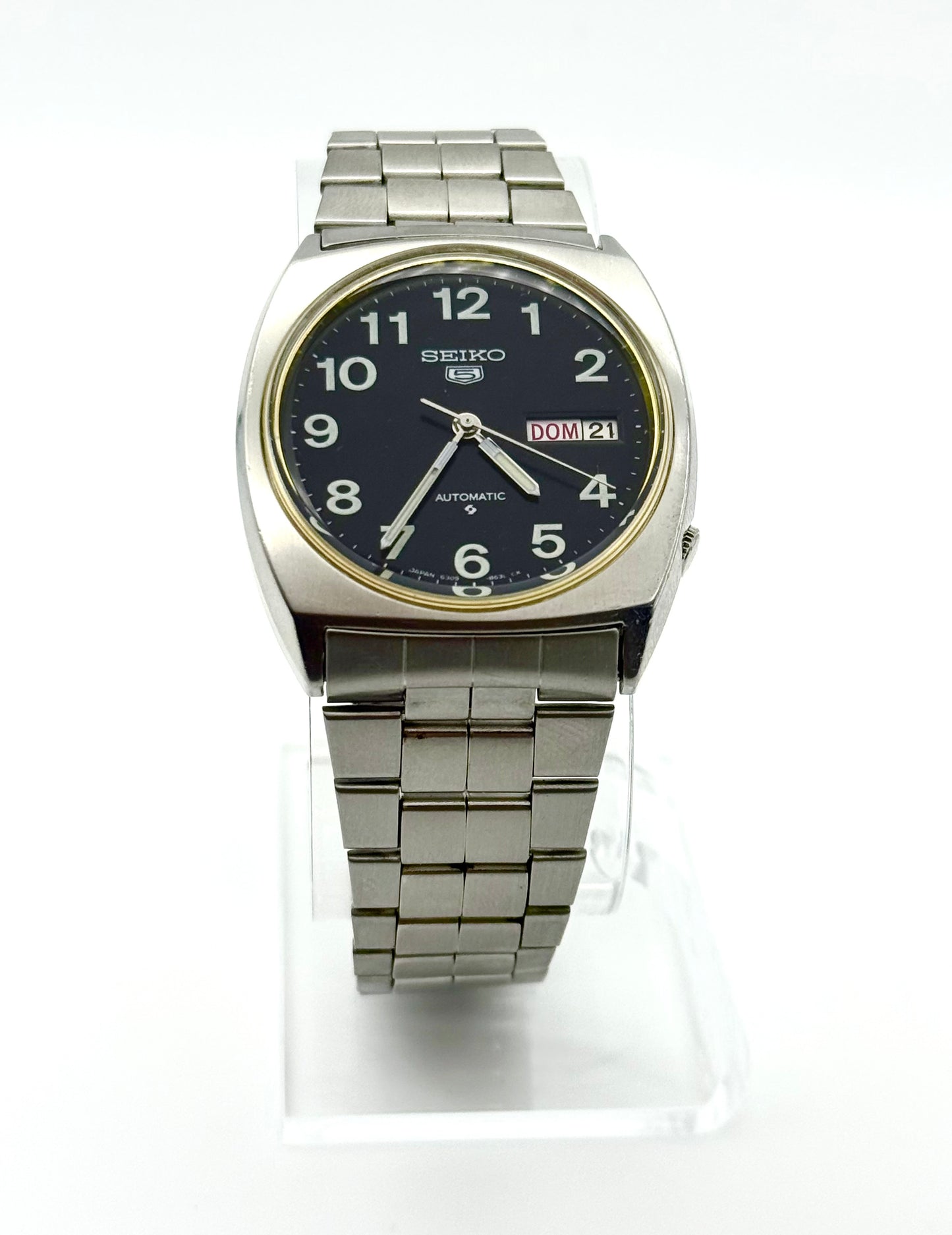 Vintage 1980 Seiko 5 automatic watch, 36mm size case, 7.5in size wrist bracelet.