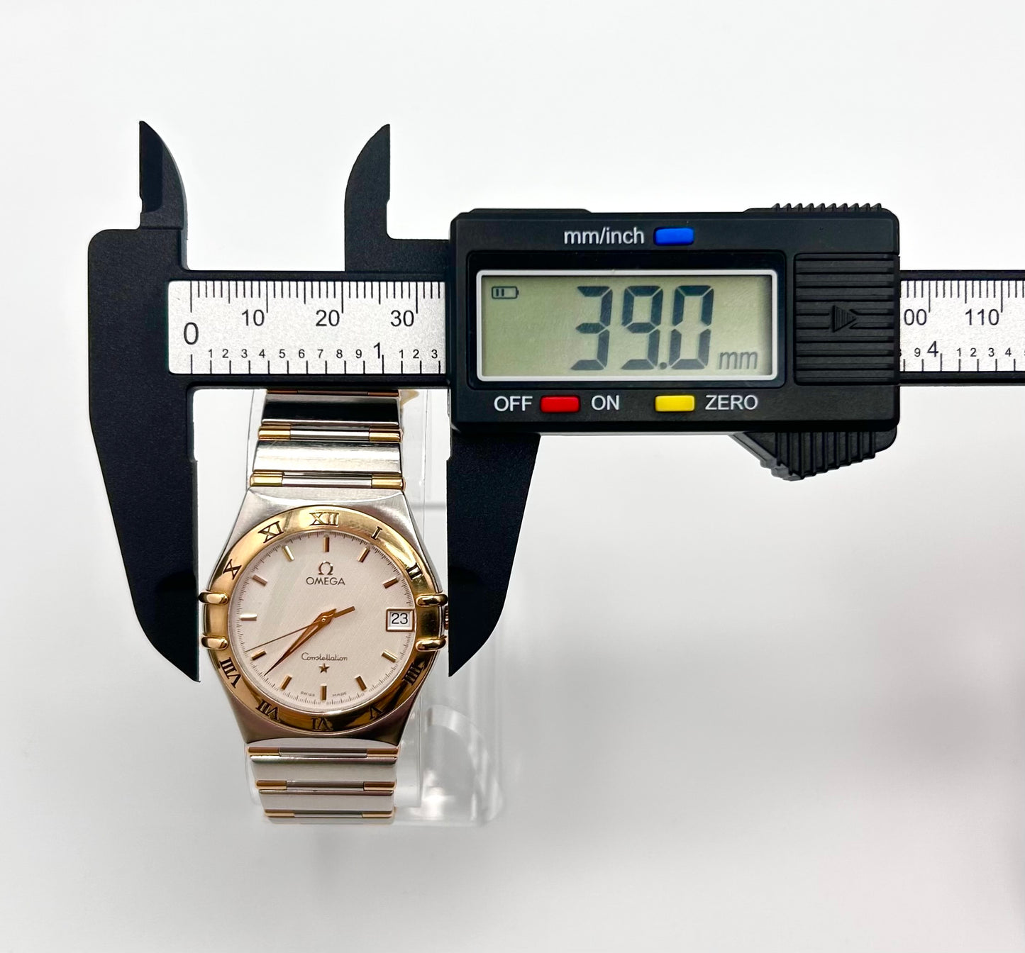 Vintage 1998 Omega Constellation 18k solid gold and stainless steel 39mm size case, 7.5in size wrist bracelet