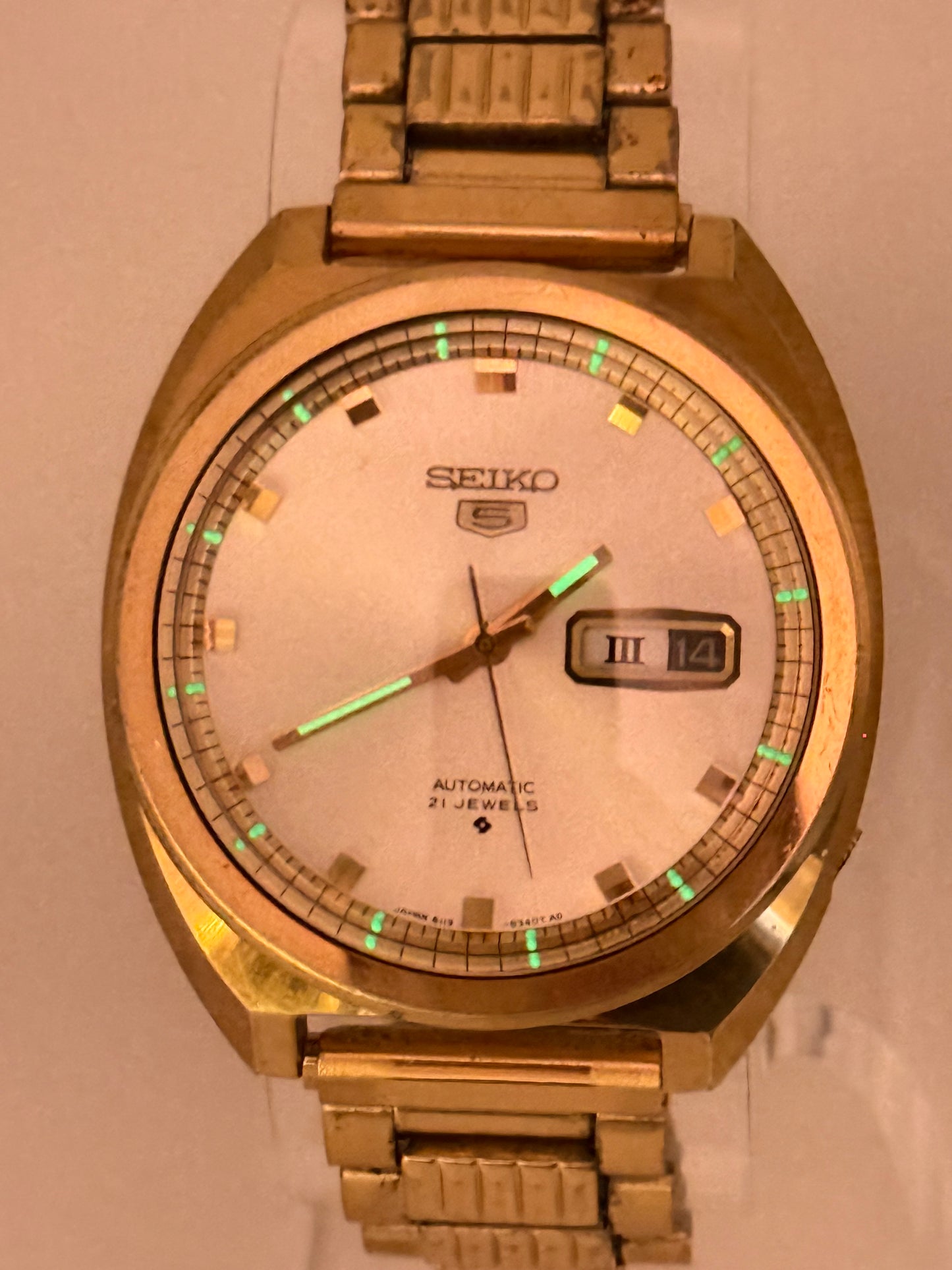 Vintage 1971 Seiko 5 automatic, 39mm size case, 7in size wrist bracelet