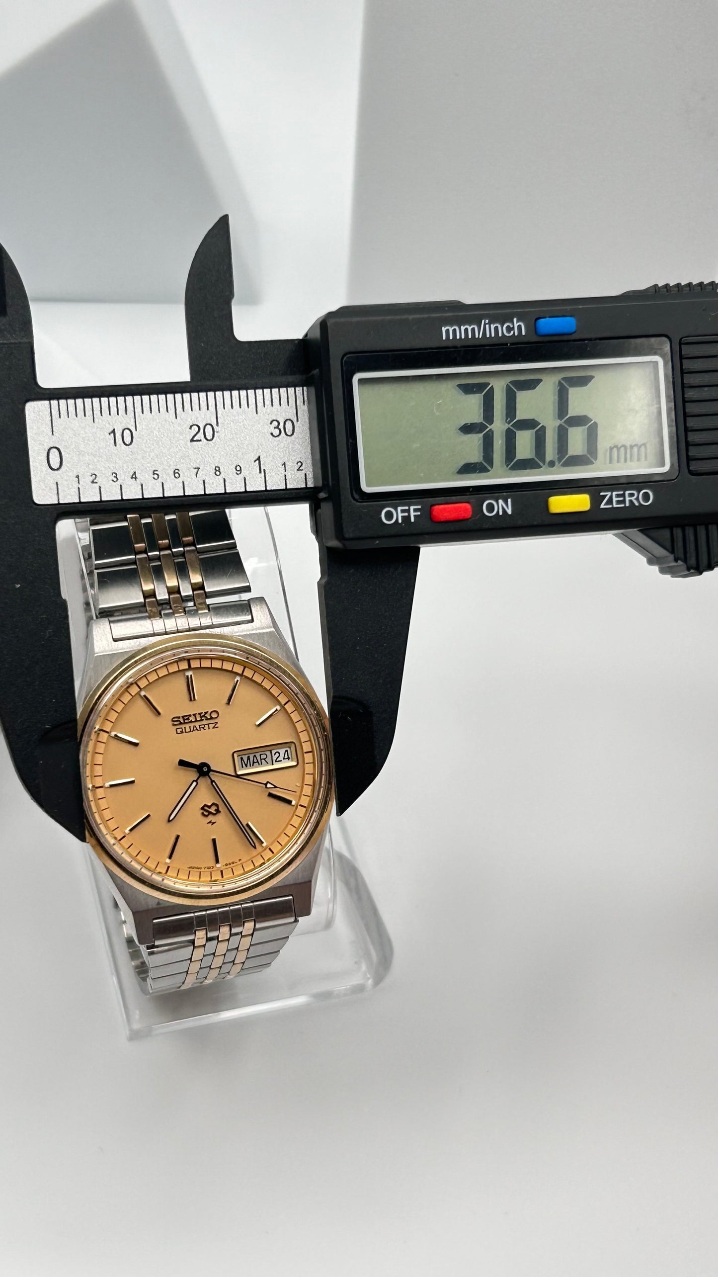 Vintage 1980 Seiko SQ watch, two tones, 36mm size case, 7.5in size wrist bracelet