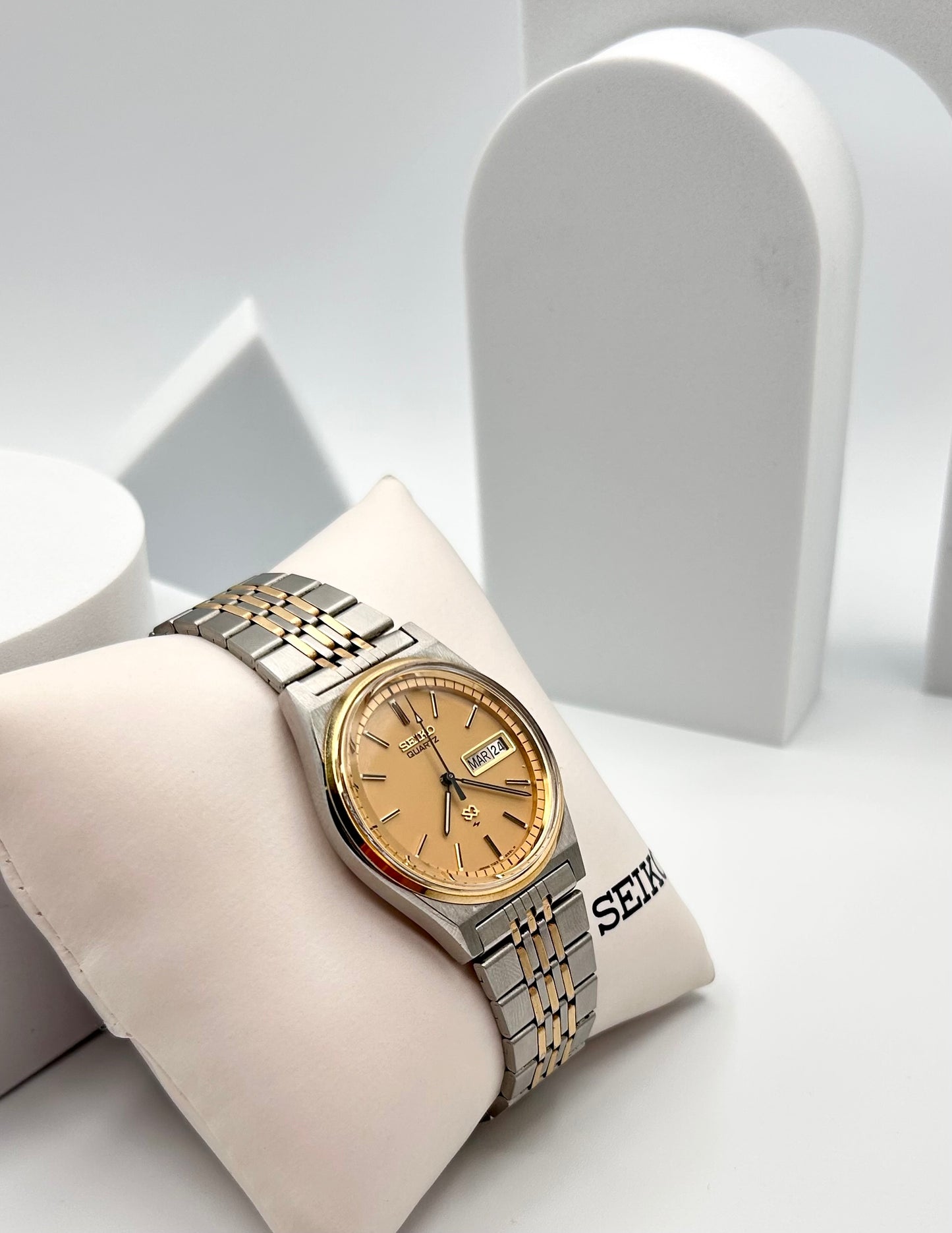 Vintage 1980 Seiko SQ watch, two tones, 36mm size case, 7.5in size wrist bracelet
