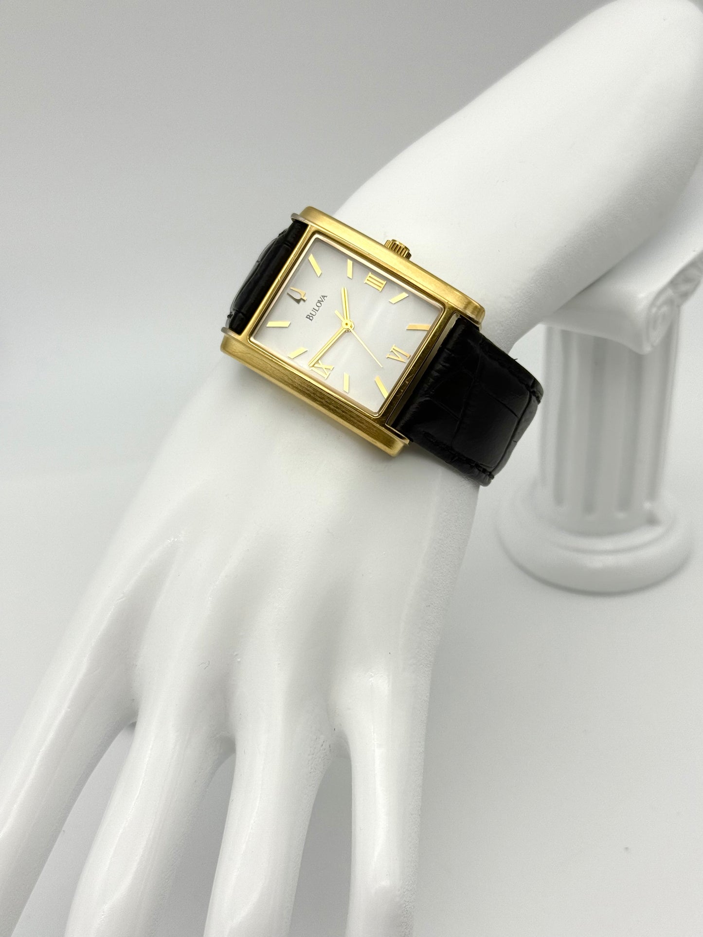 Bulova watch gold tone, 30mm size case, 7.5in size wrist leather band