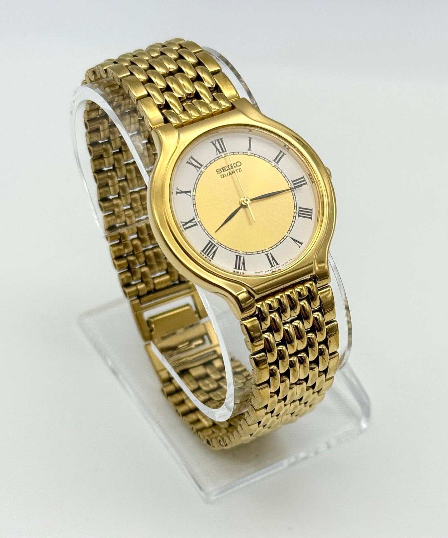 Vintage 1990 Seiko unixes watch, 30mm size case, 8in size wrist bracelet