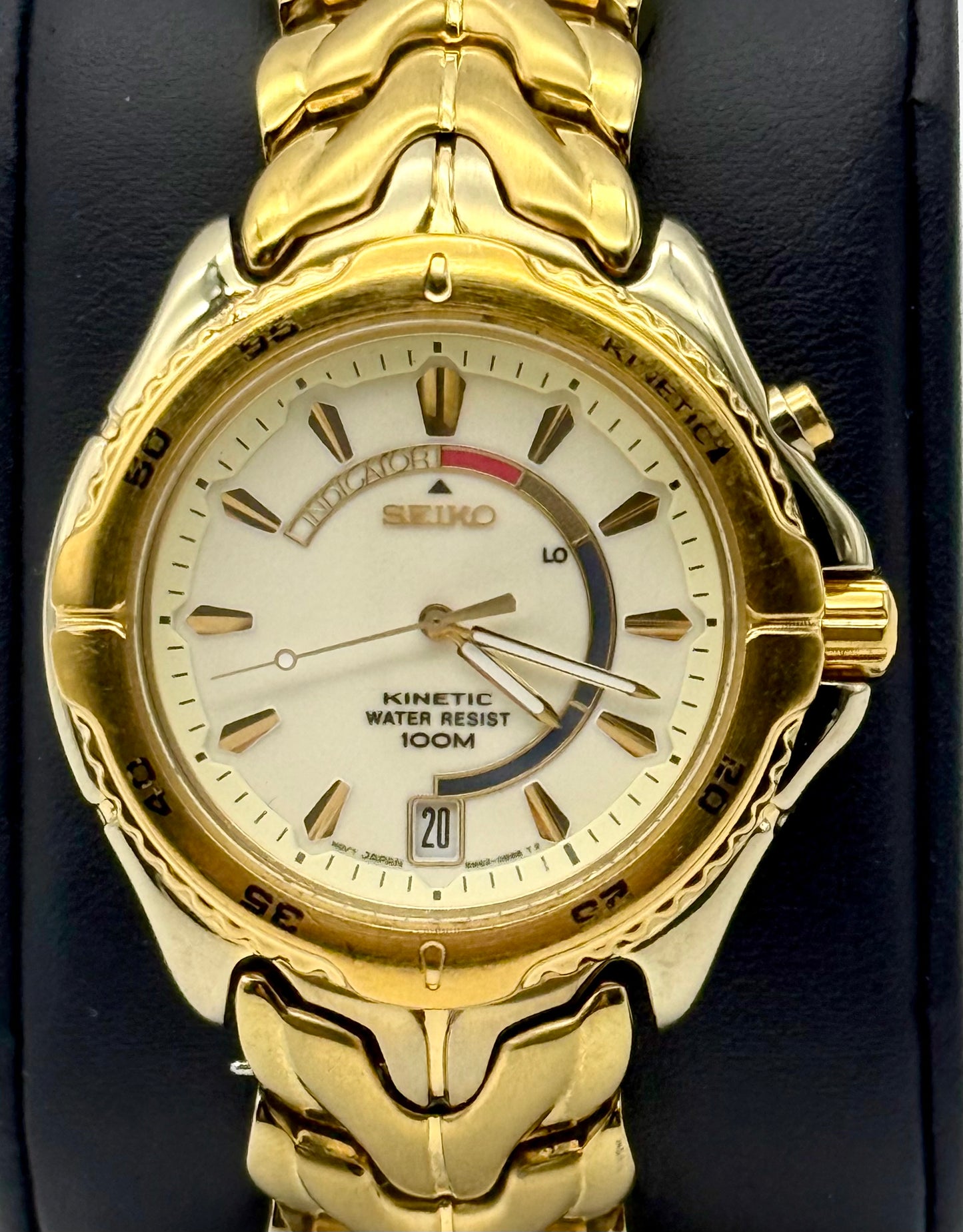 Vintage 2000 Seiko Kinetic watch, 40mm size, 7in size wrist bracelet