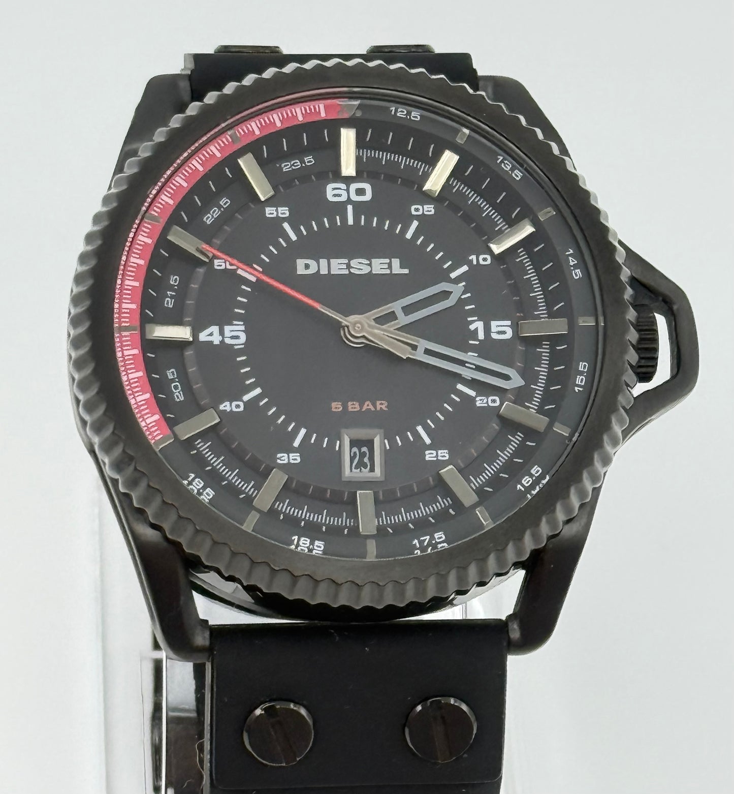 Diésel new watch mineral crystal 46mm size case, 8.5in size band