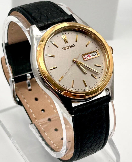 Vintage 2002 Seiko watch, 38mm size case, 7.5 size leather band